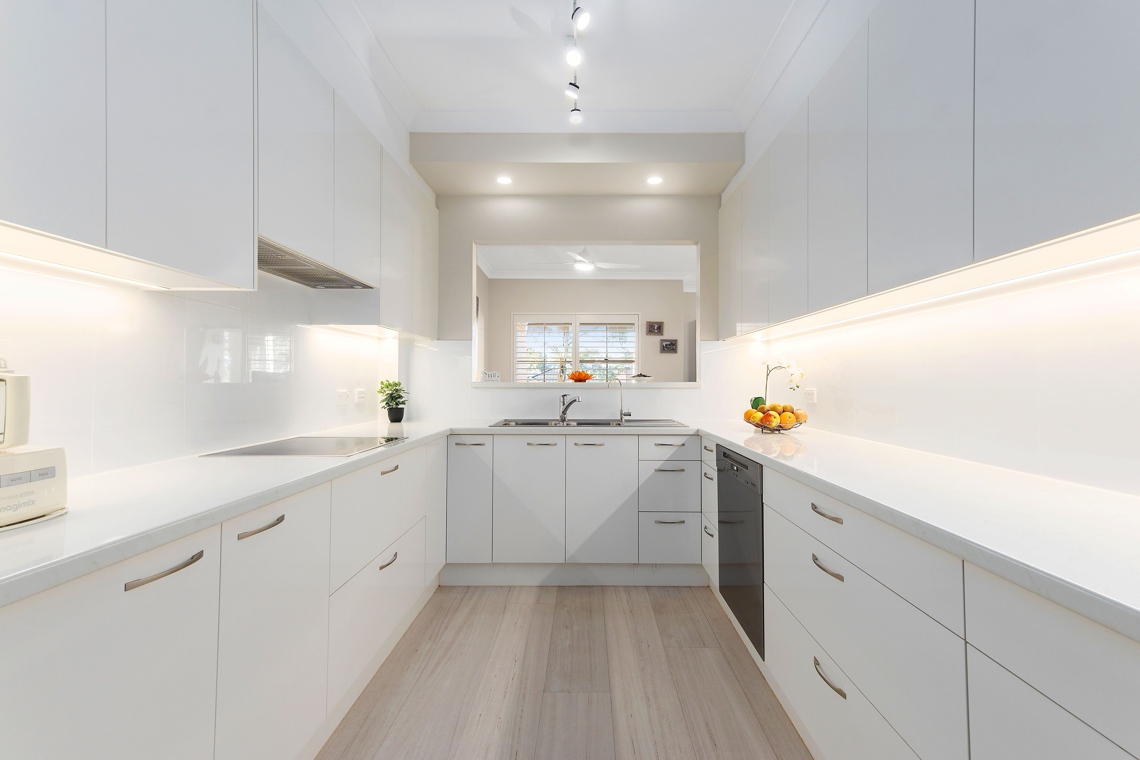 4/6 Aurora Drive — photo 3 of 8
