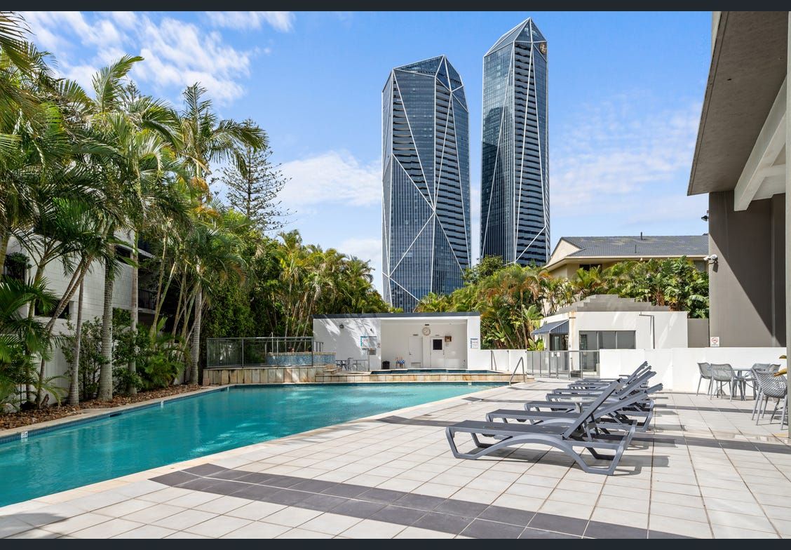 704B/2865 Gold Coast Highway — photo 10 of 11