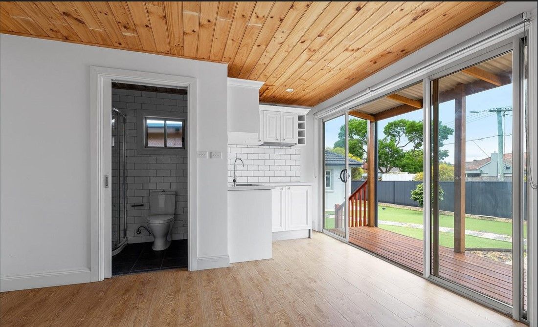 18 Howell Street — photo 12 of 16