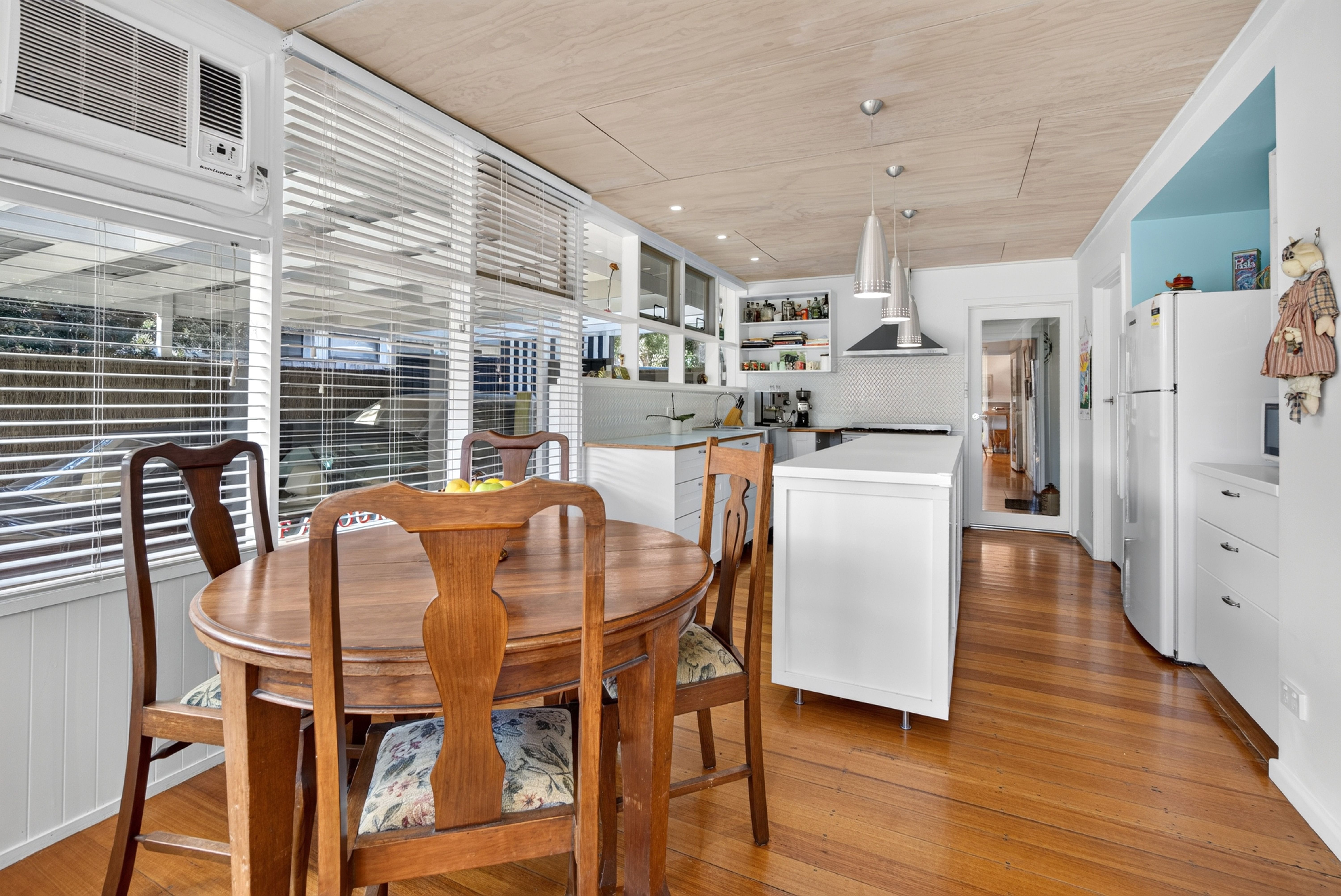 1/3 Lawson Crescent — photo 6 of 22