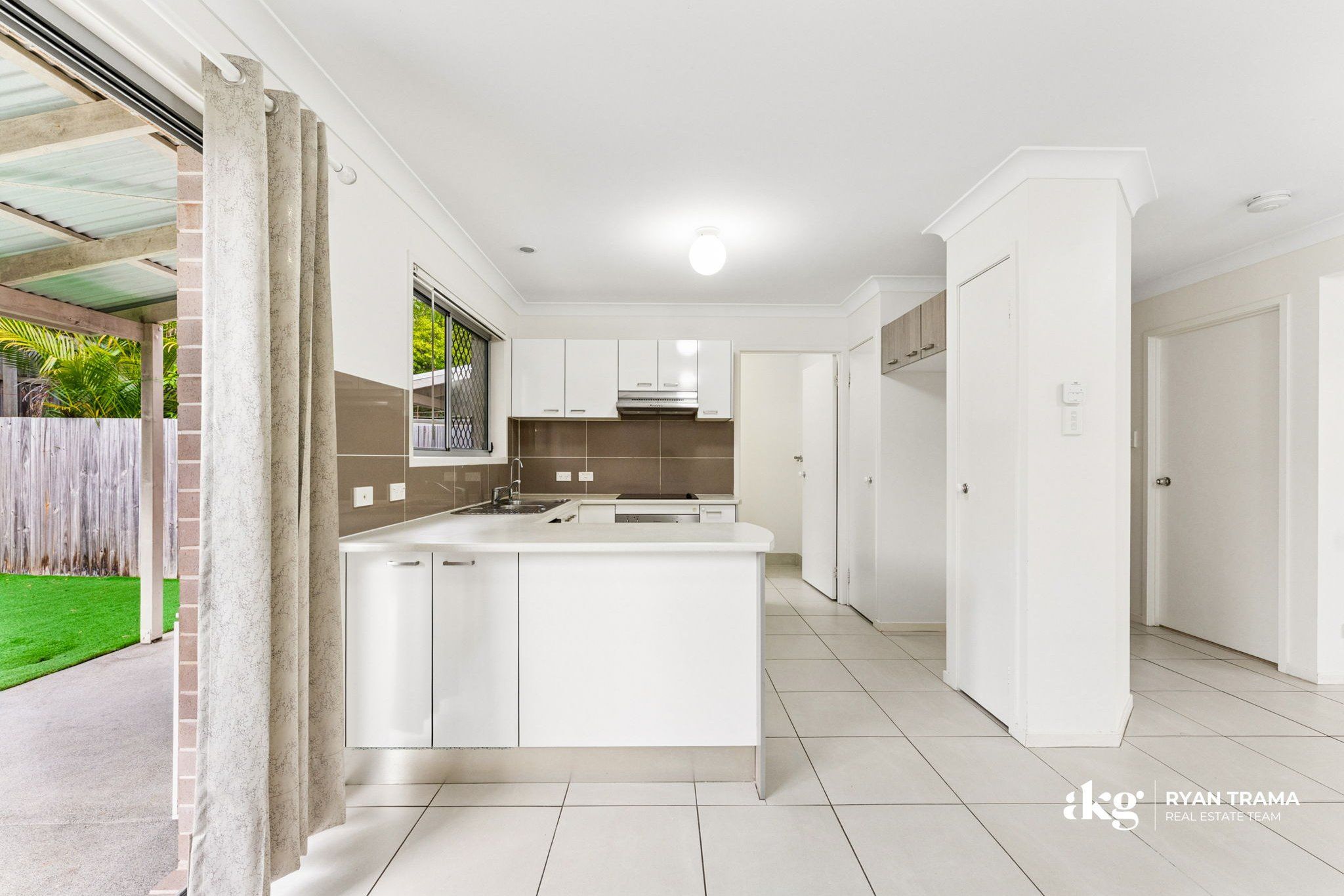 11/6 Mactier Drive — photo 8 of 28