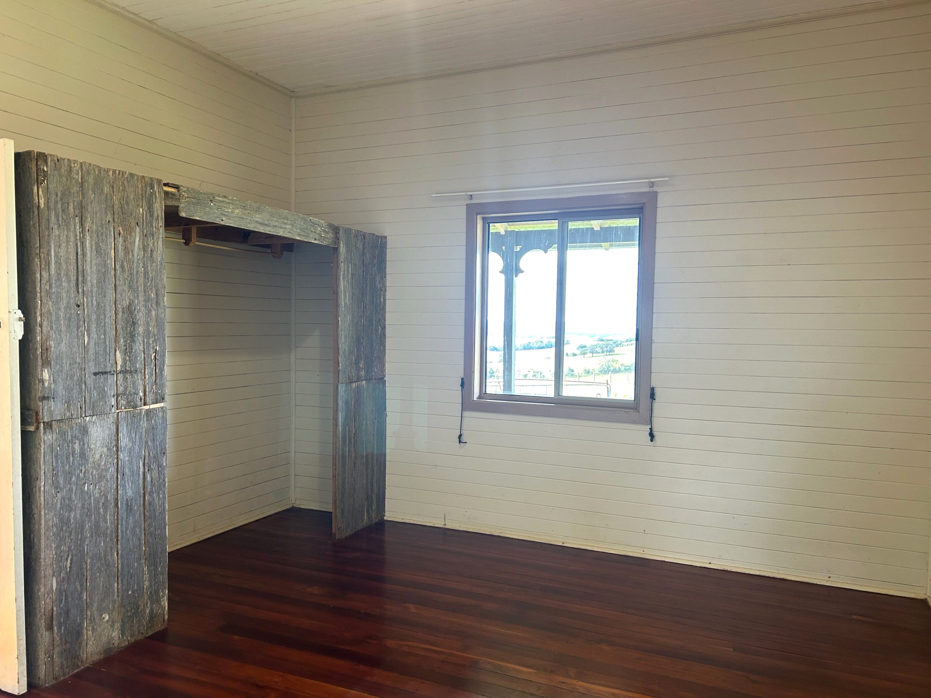 Farm House in Private Location with Stunning Outlook — photo 7 of 14
