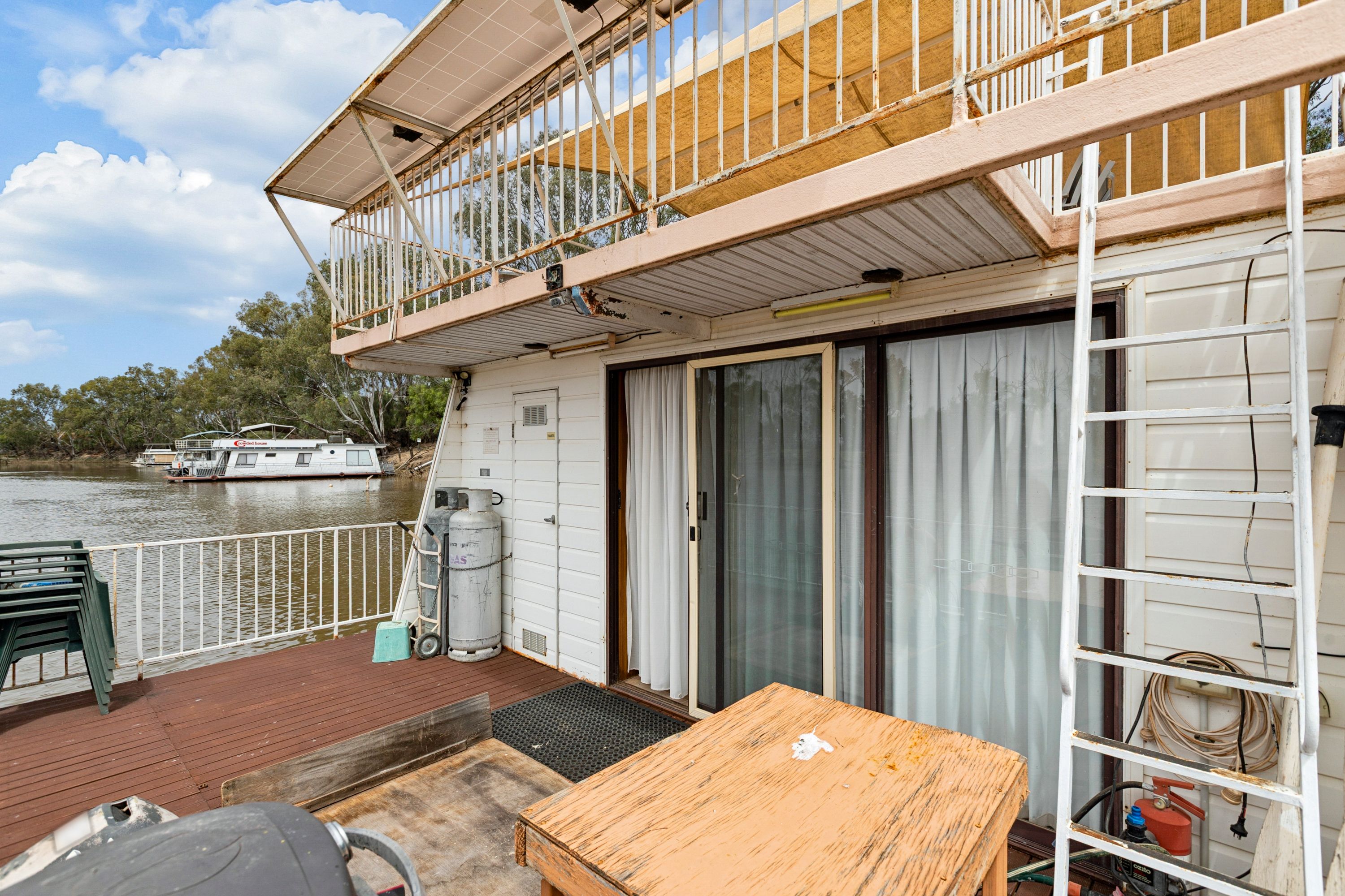 0 "The Bardy" Houseboat — photo 23 of 30