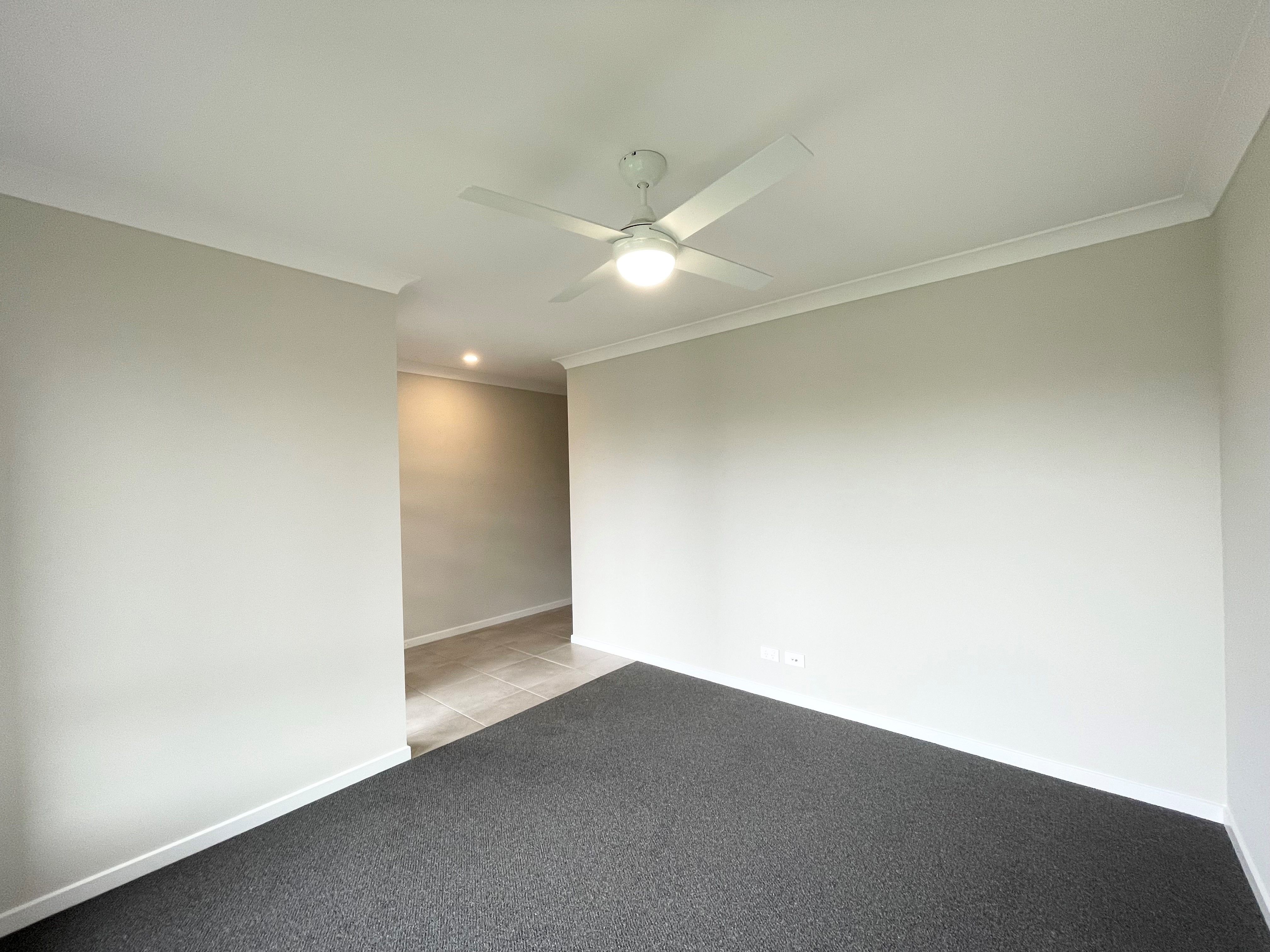 33 Spruce Circuit, Hillcrest, QLD 4118