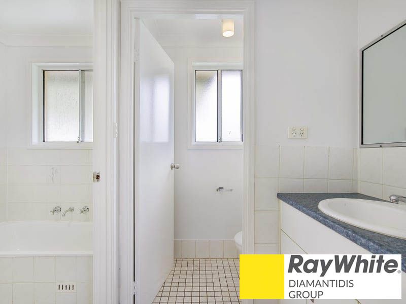 72 Weaver Street — photo 4 of 4