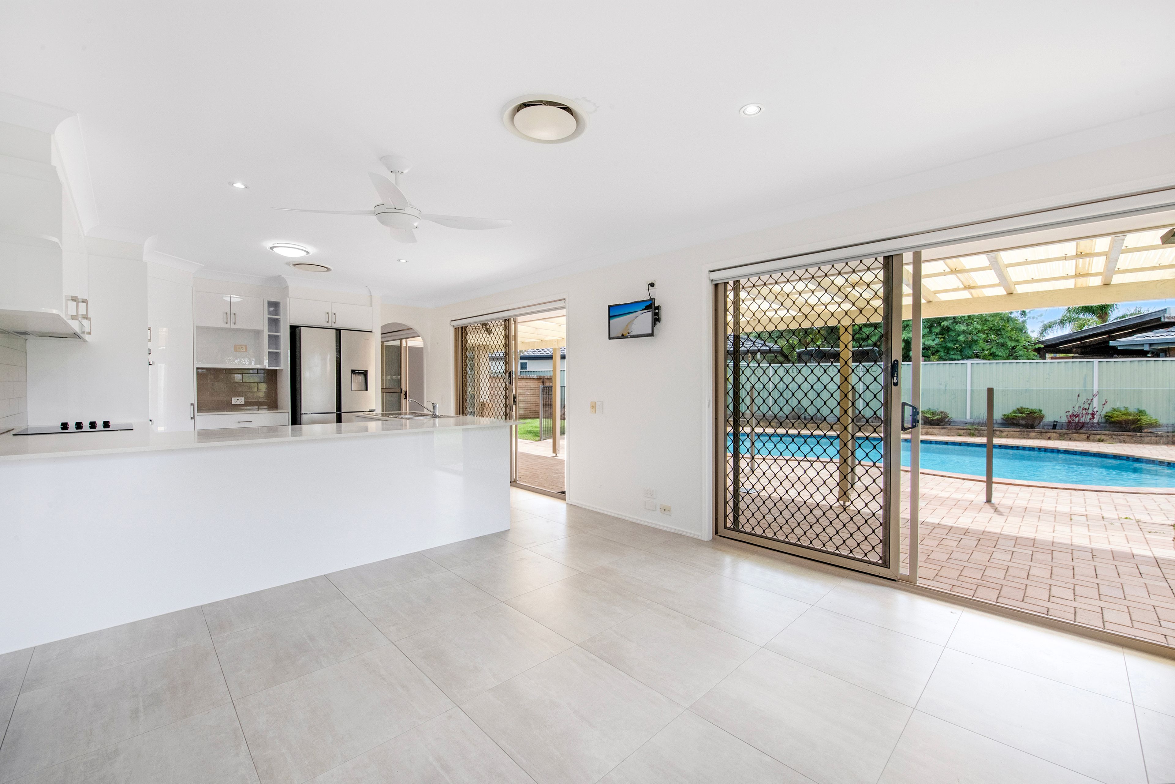 16 Ridgewood Court, Burleigh Waters, QLD 4220