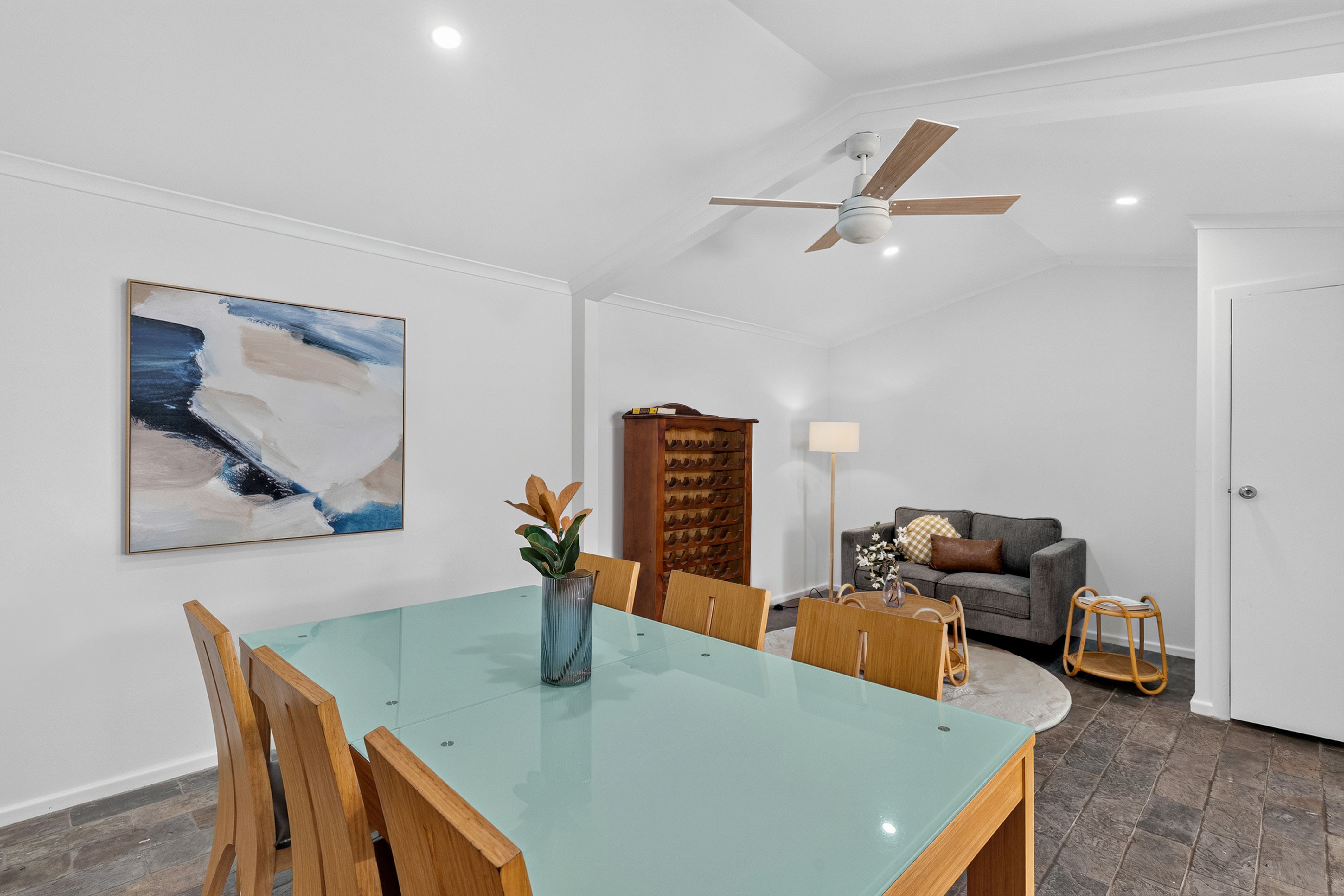 27 Torrens Crescent — photo 14 of 16