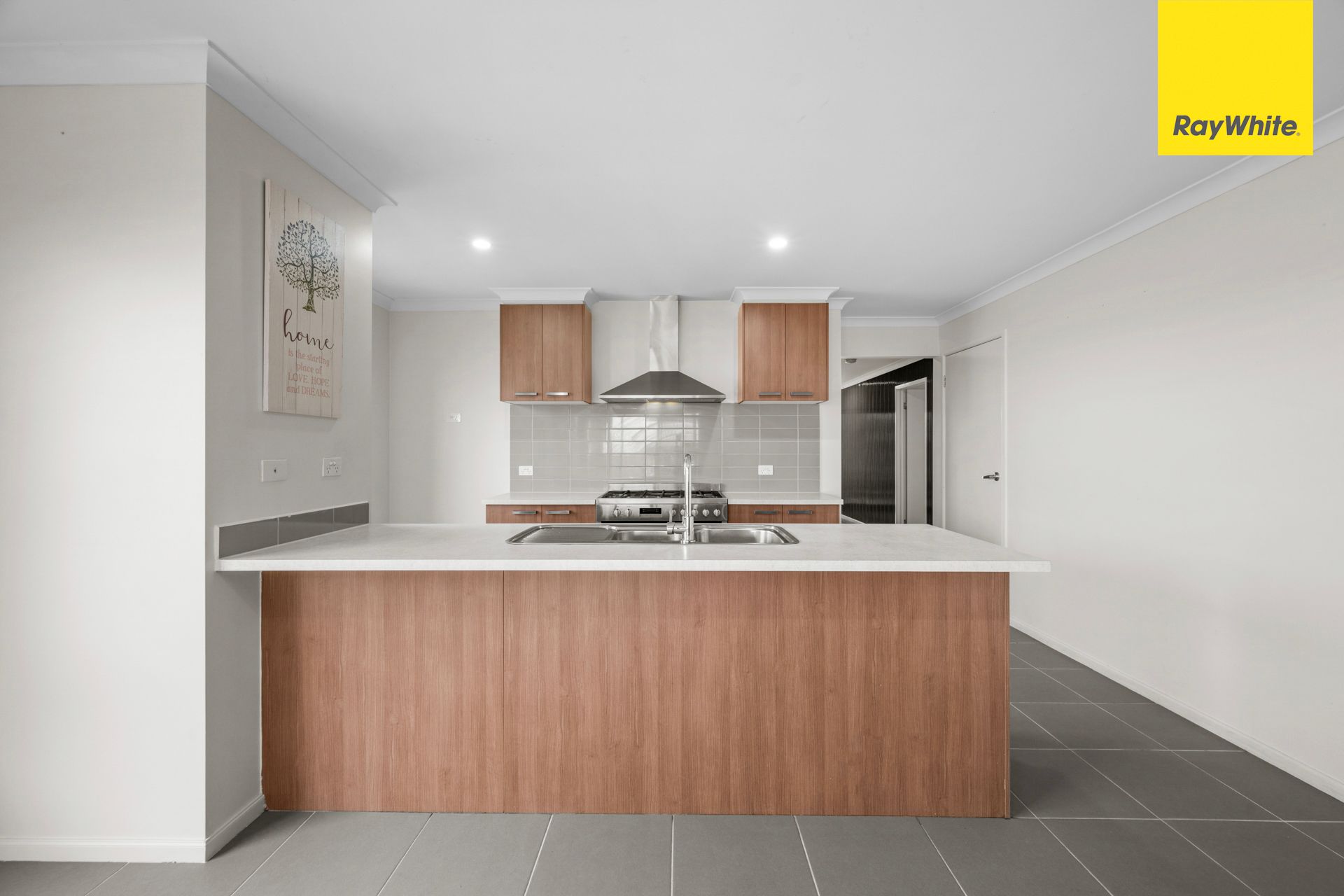 15 Tetbury Avenue — photo 7 of 16