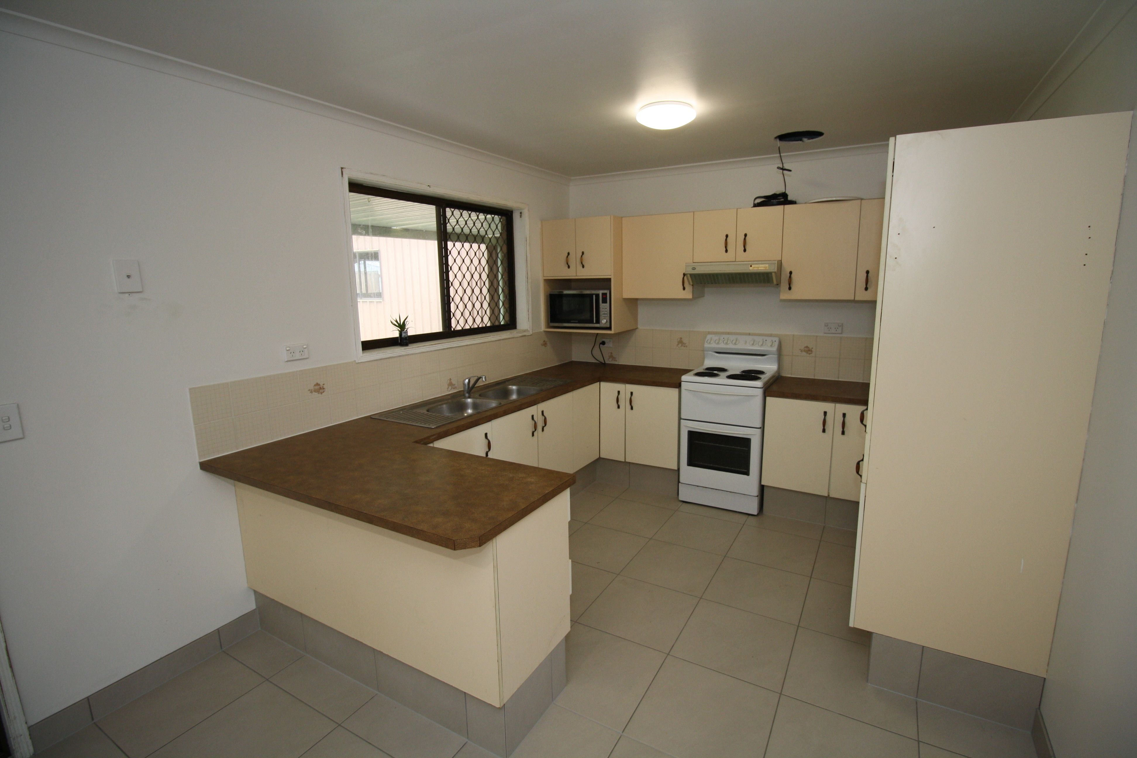11 Connock Street, Urangan, QLD 4655
