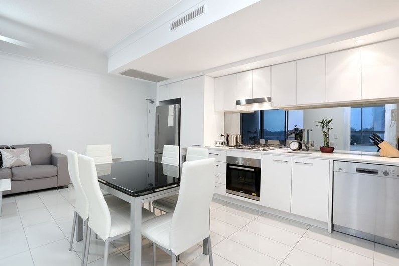 20 Labrador Street, Labrador QLD 4215