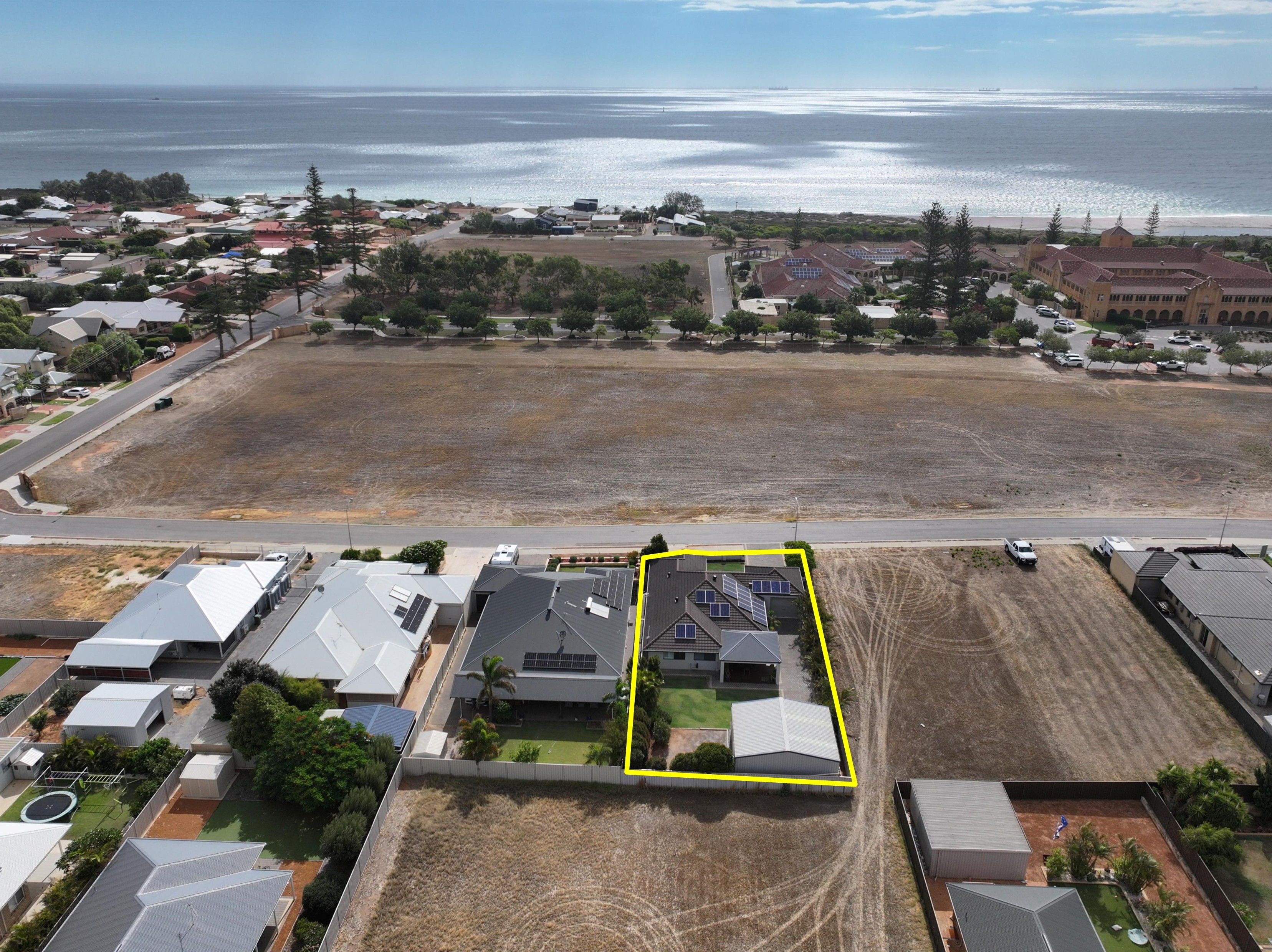 10 Edwin Crescent, Bluff Point, WA 6530