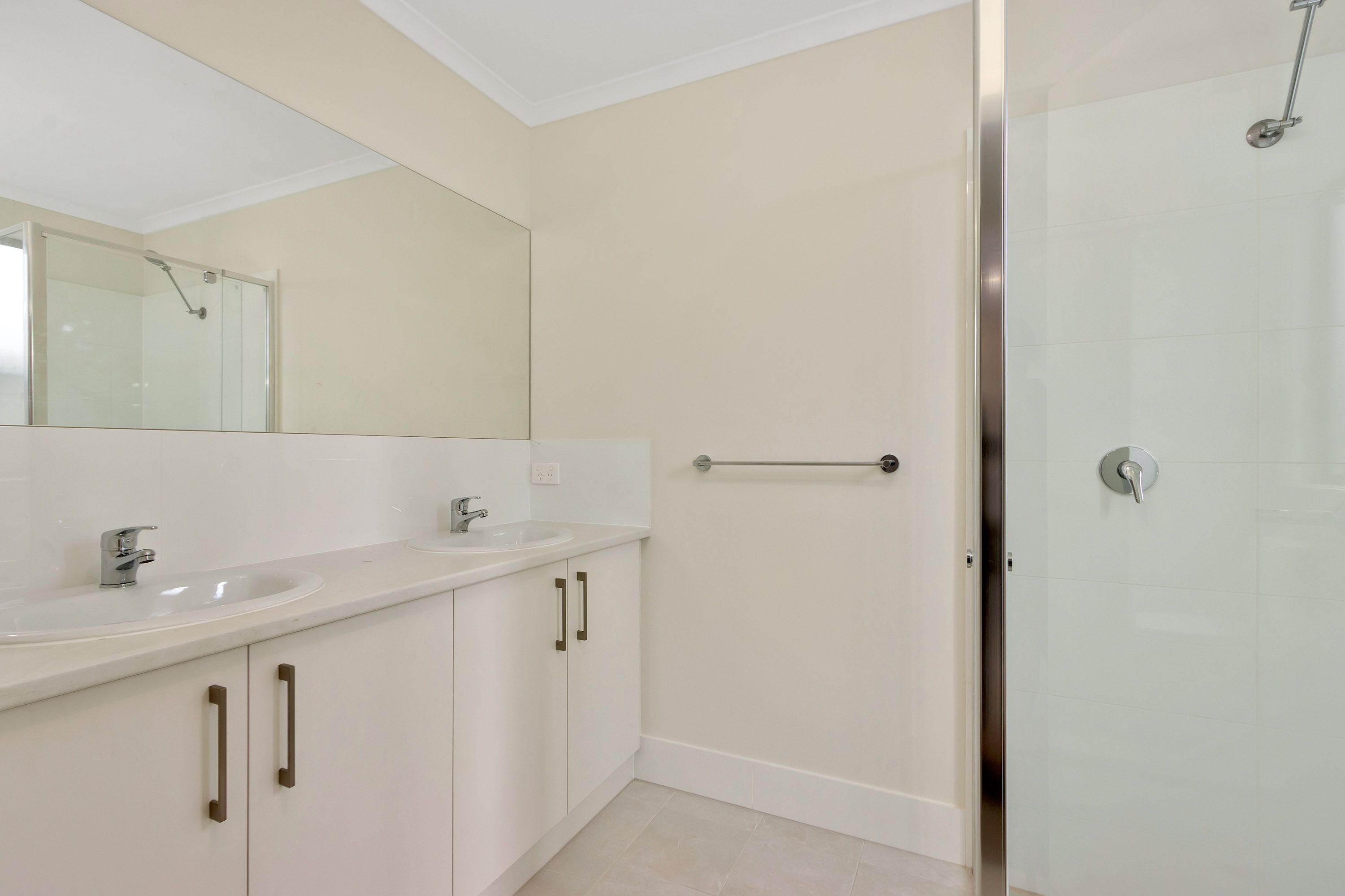 19 Verdale Crescent — photo 6 of 13