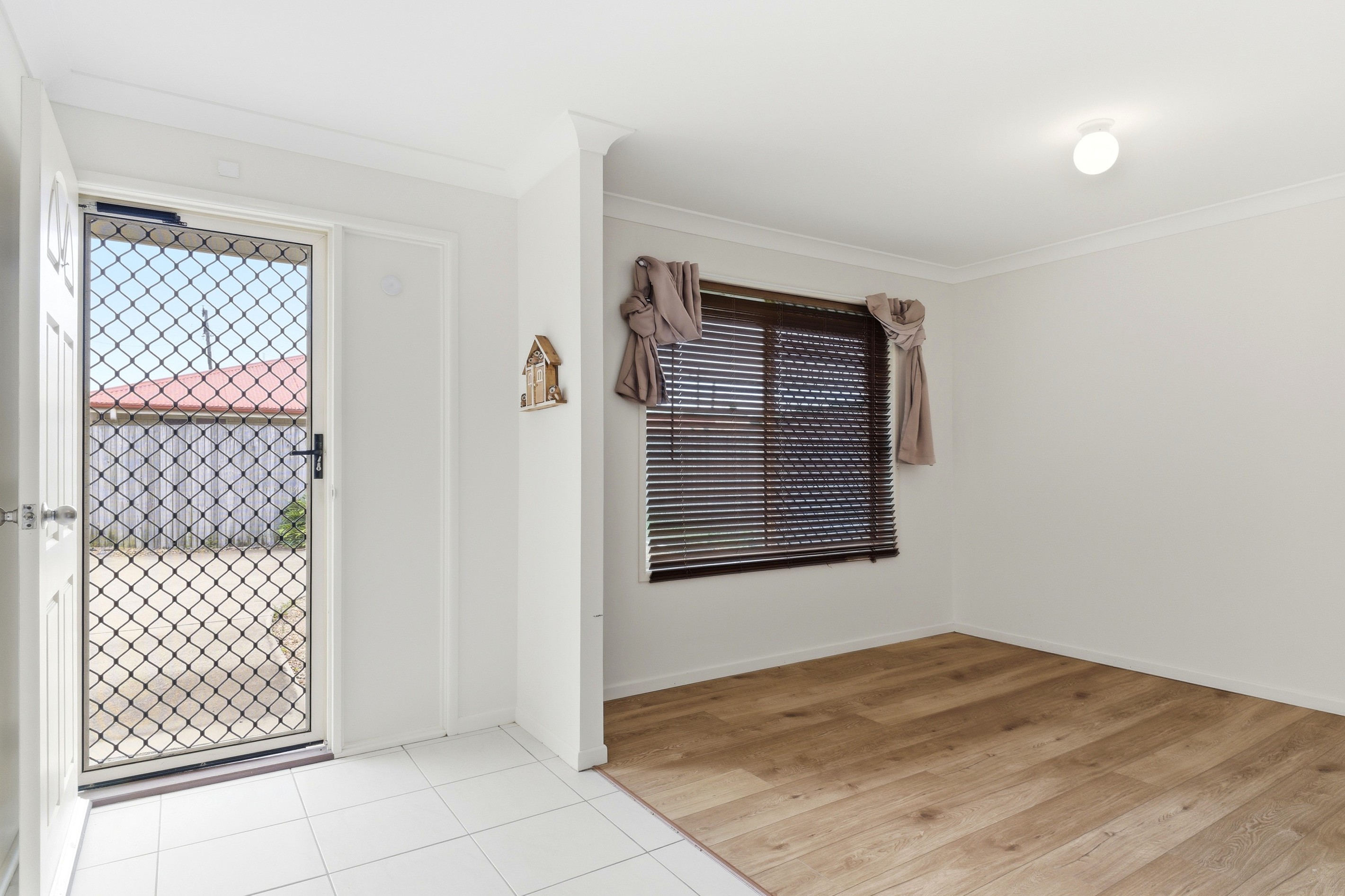 2/8 Wyllie Street, Thabeban, QLD 4670