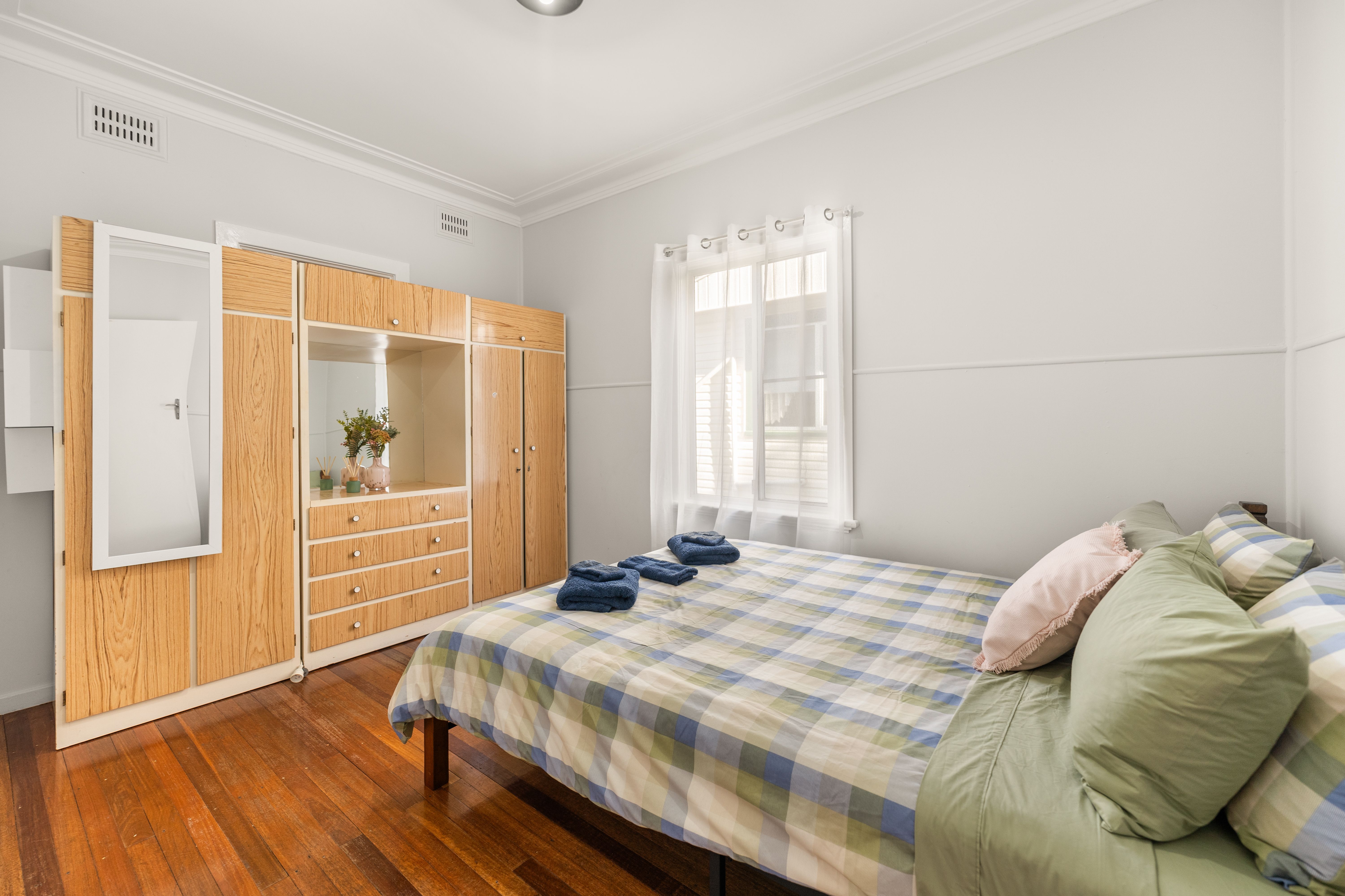 84 Kent Street — photo 5 of 9