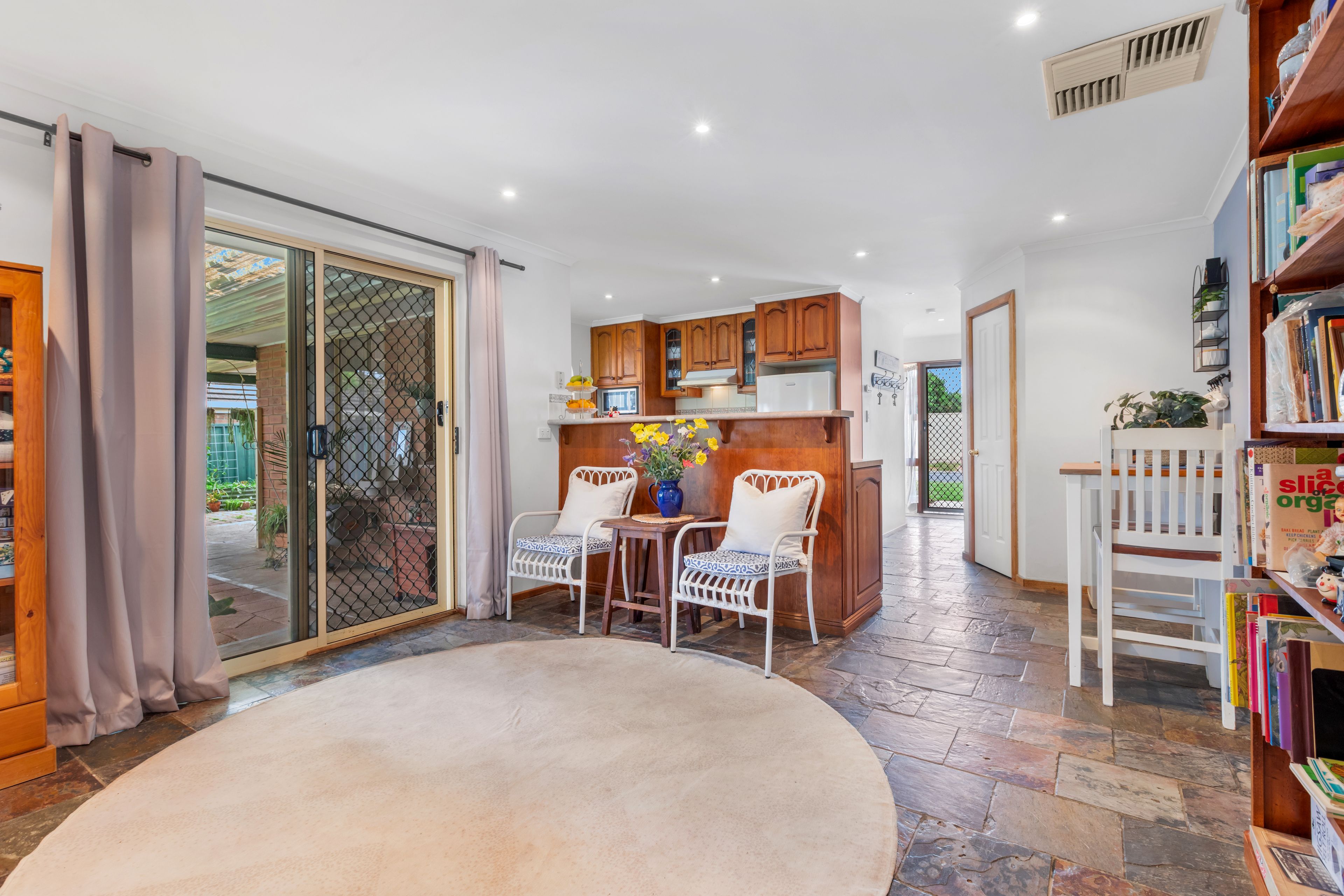 40 Browne Circuit — photo 12 of 27