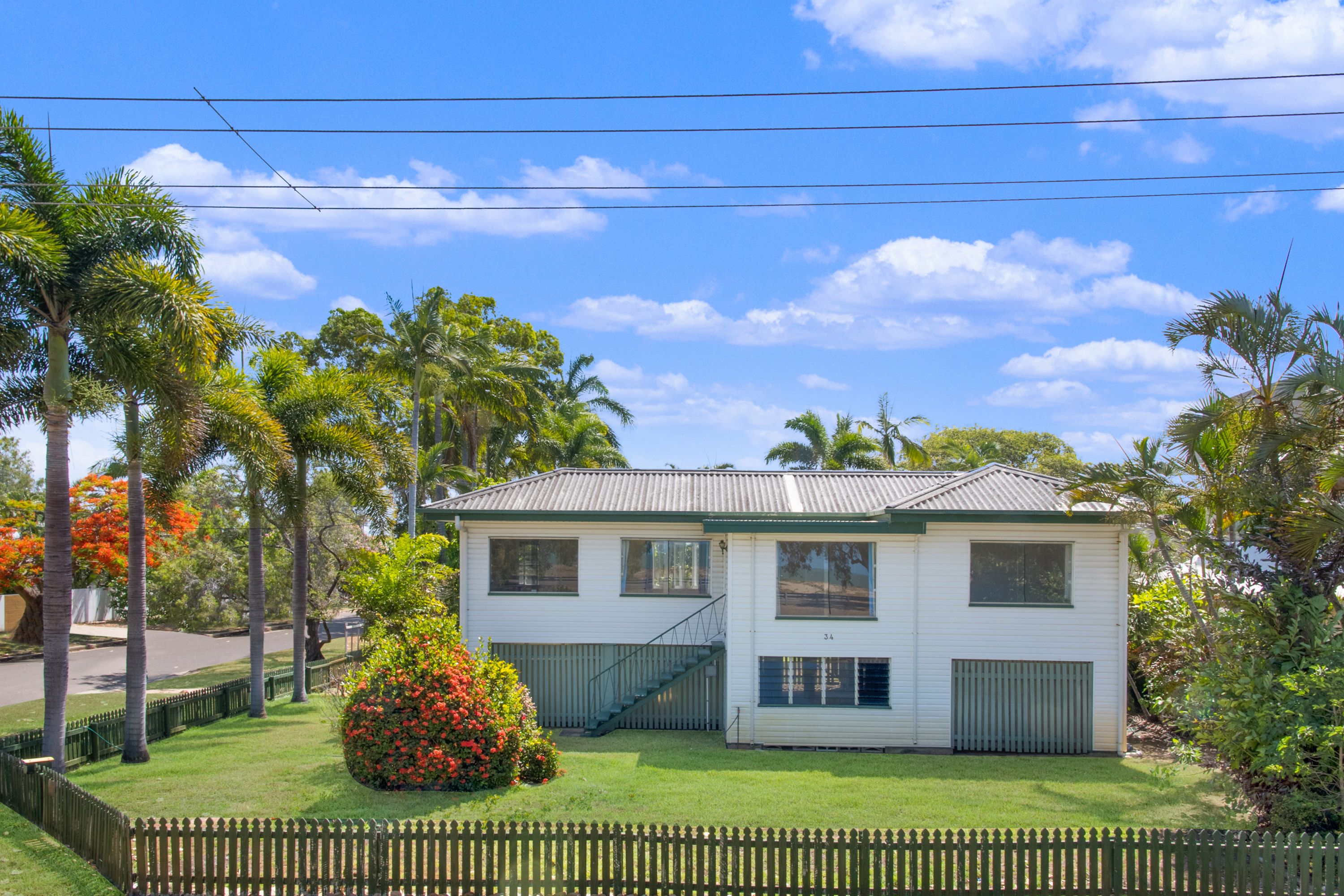34 Palm Street, Rowes Bay QLD 4810