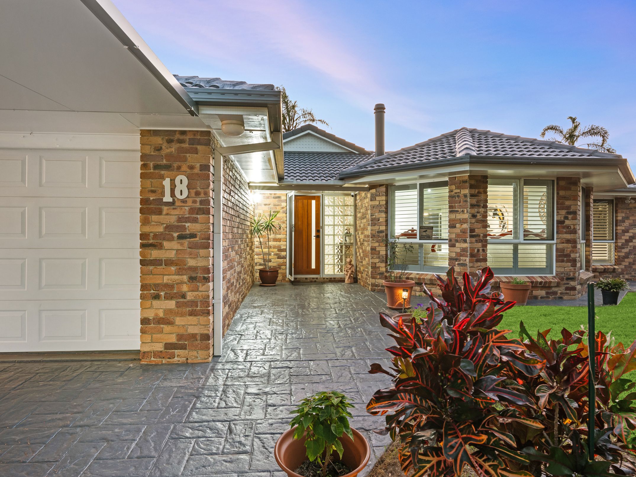 18 Gragin Place, Parkinson, QLD 4115