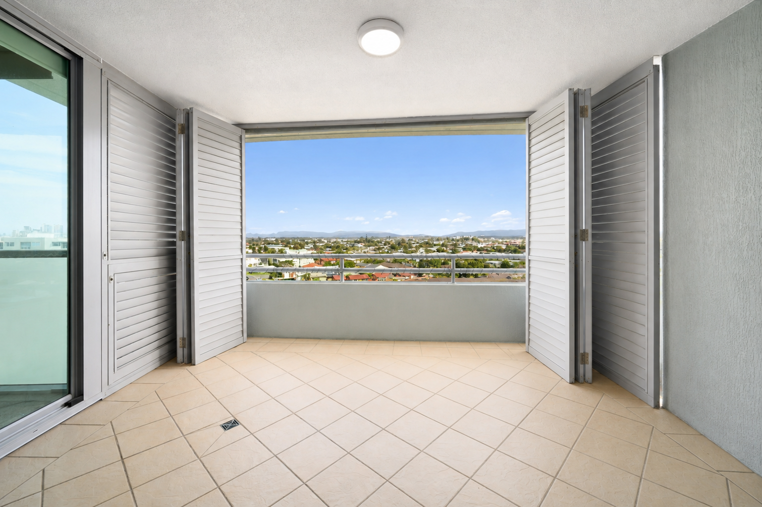 908/360 Marine Parade — photo 9 of 30
