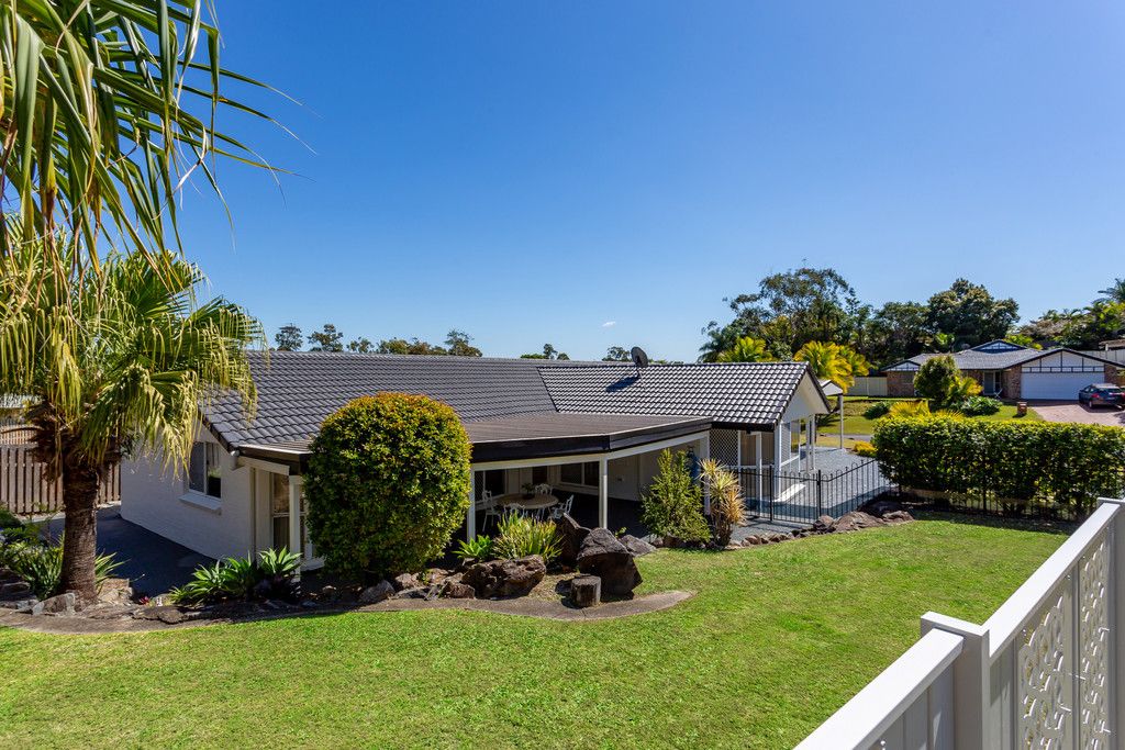 1 Rosebud Close, Parkwood, QLD 4214