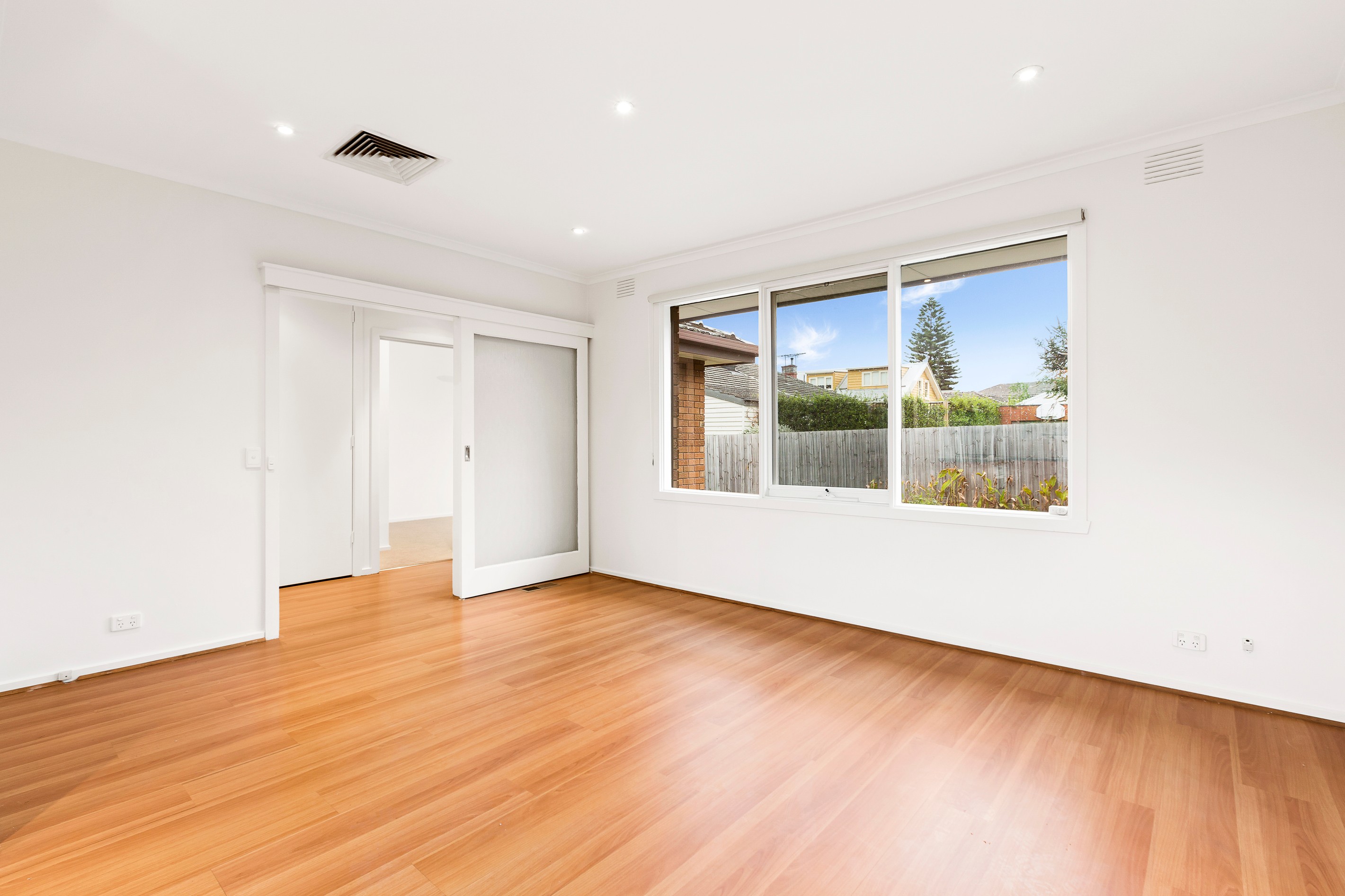 2/12 Clapham Road, Hughesdale, VIC 3166