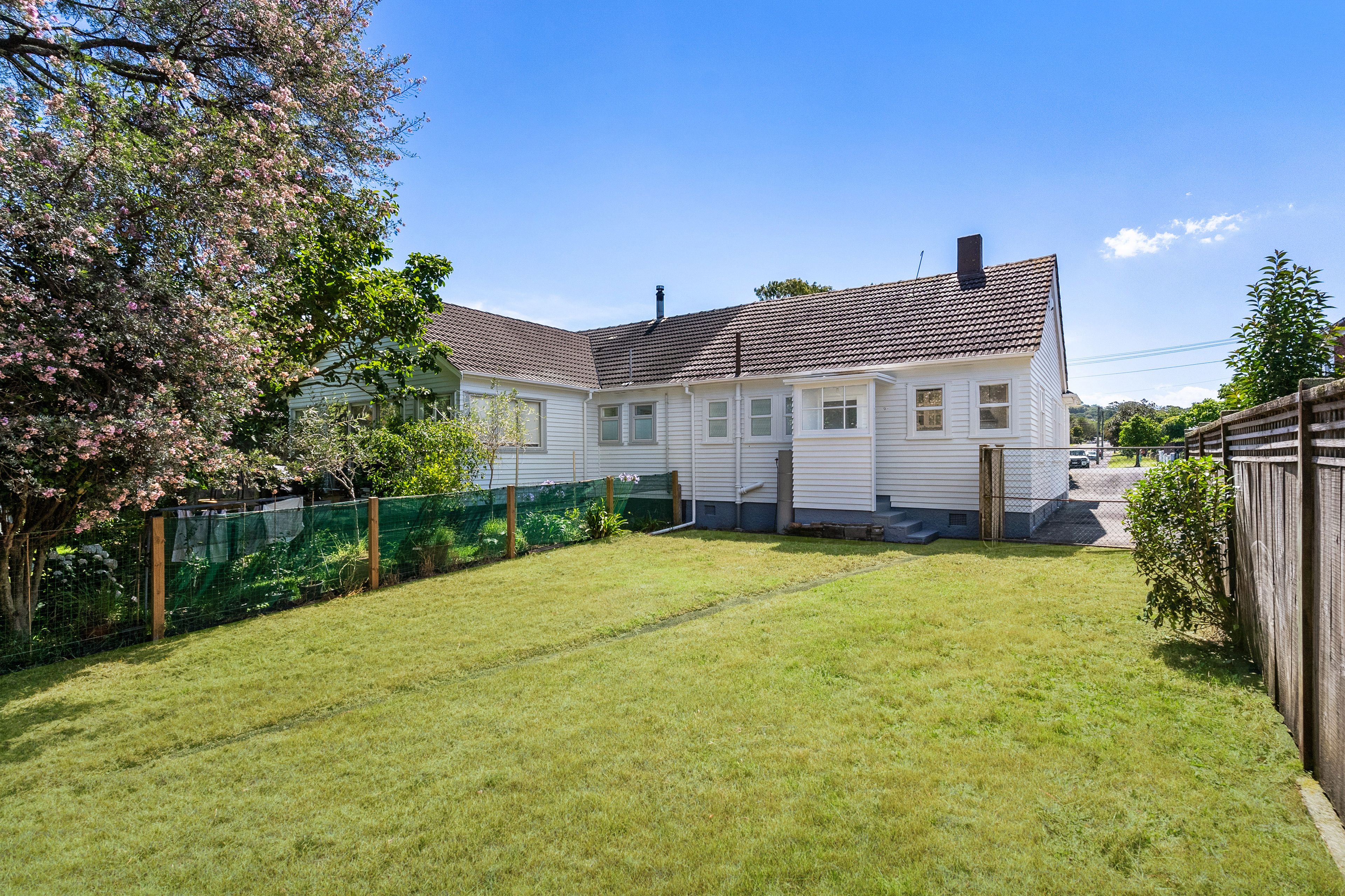13B Te Kawa Road, Greenlane, Auckland City