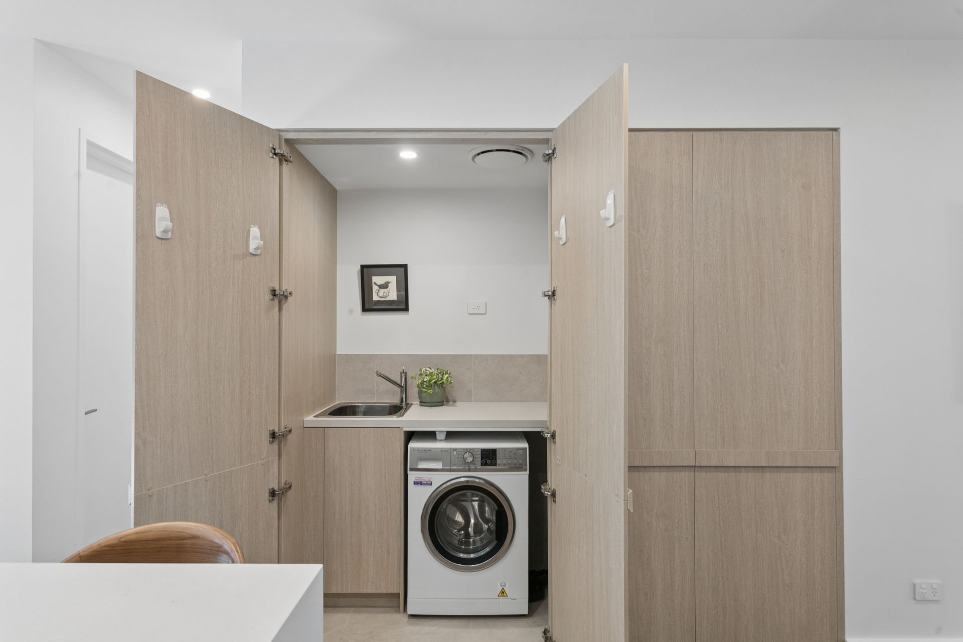 15 Mercator Terrace — photo 14 of 24