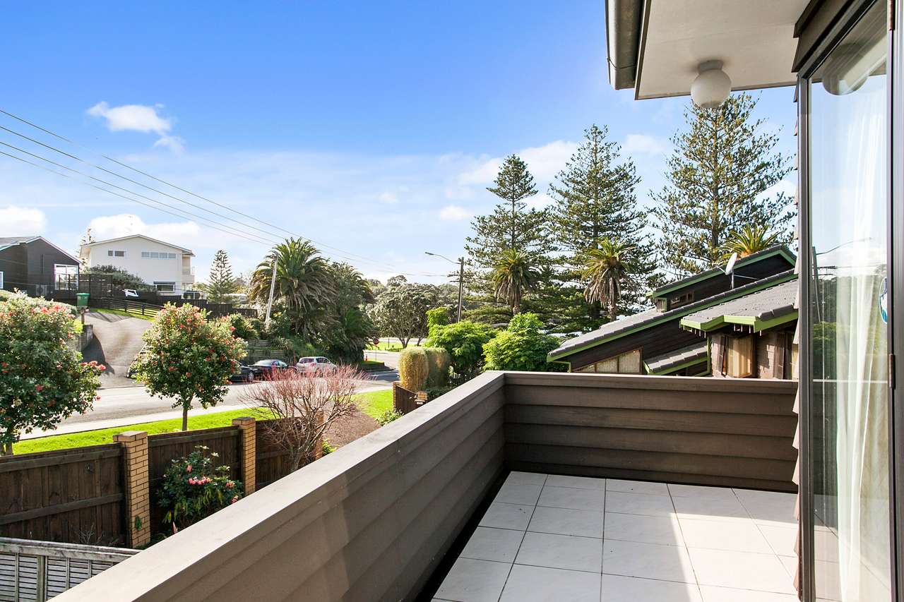 942B Beach Road, Waiake, North Shore City Real Estate Ray White New