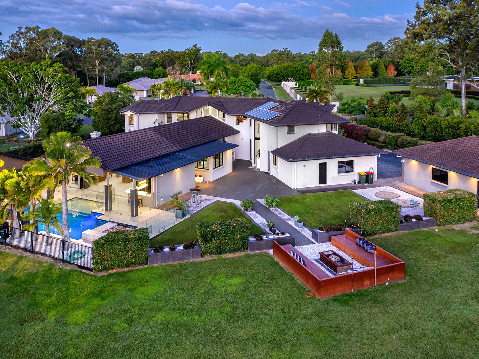 153 Camelot Place, Bridgeman Downs, QLD 4035