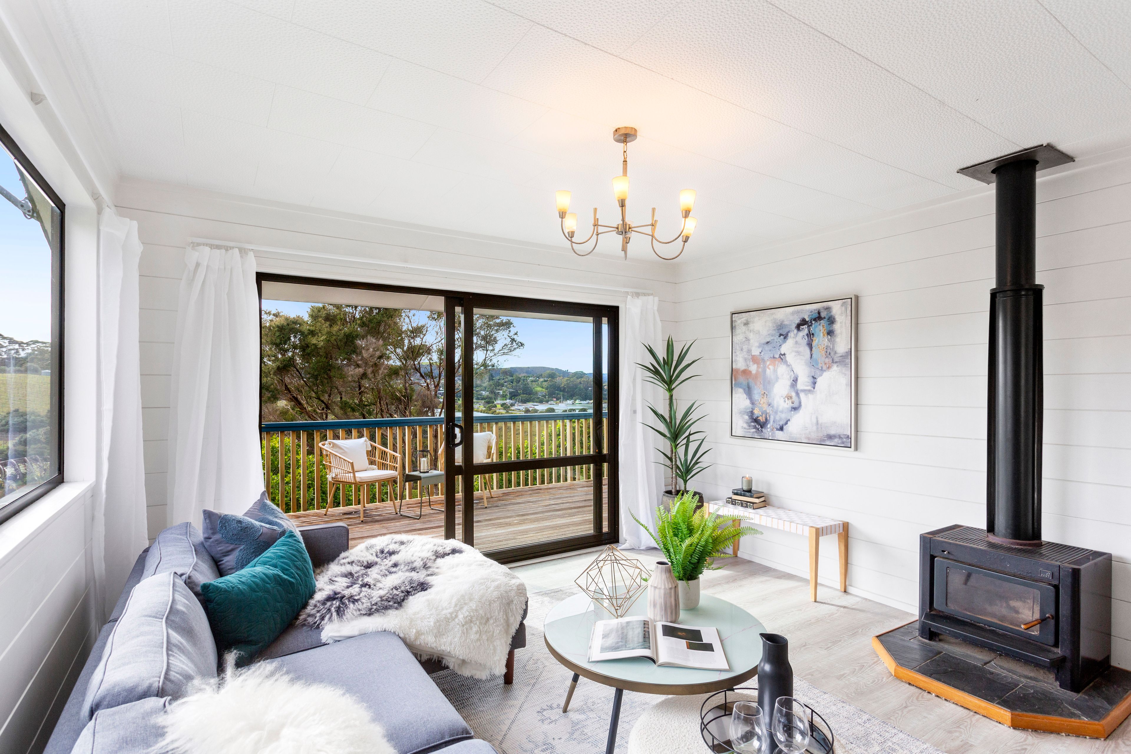 17 Causeway Road, Surfdale, Waiheke Island 1081 Sold House Ray