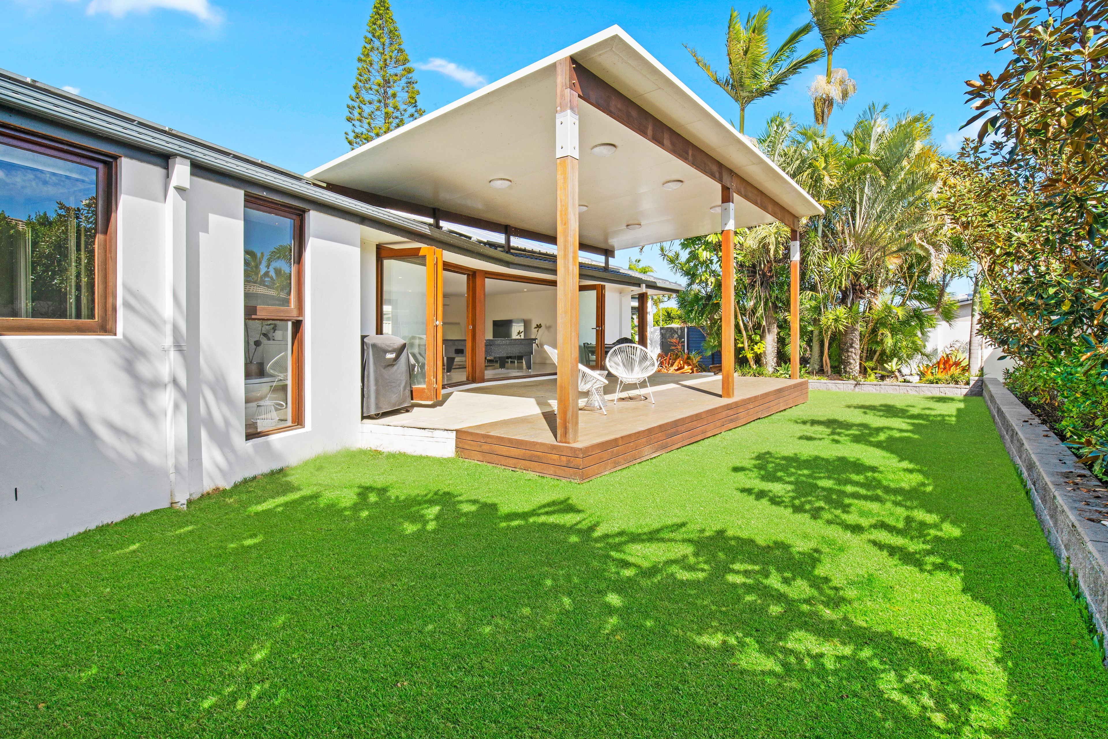 43 Sovereign Drive, Mermaid Waters QLD 4218