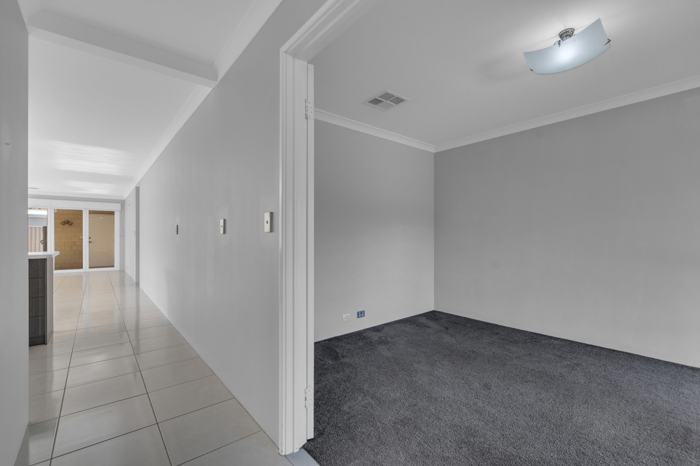 7 Canter Lane — photo 3 of 19