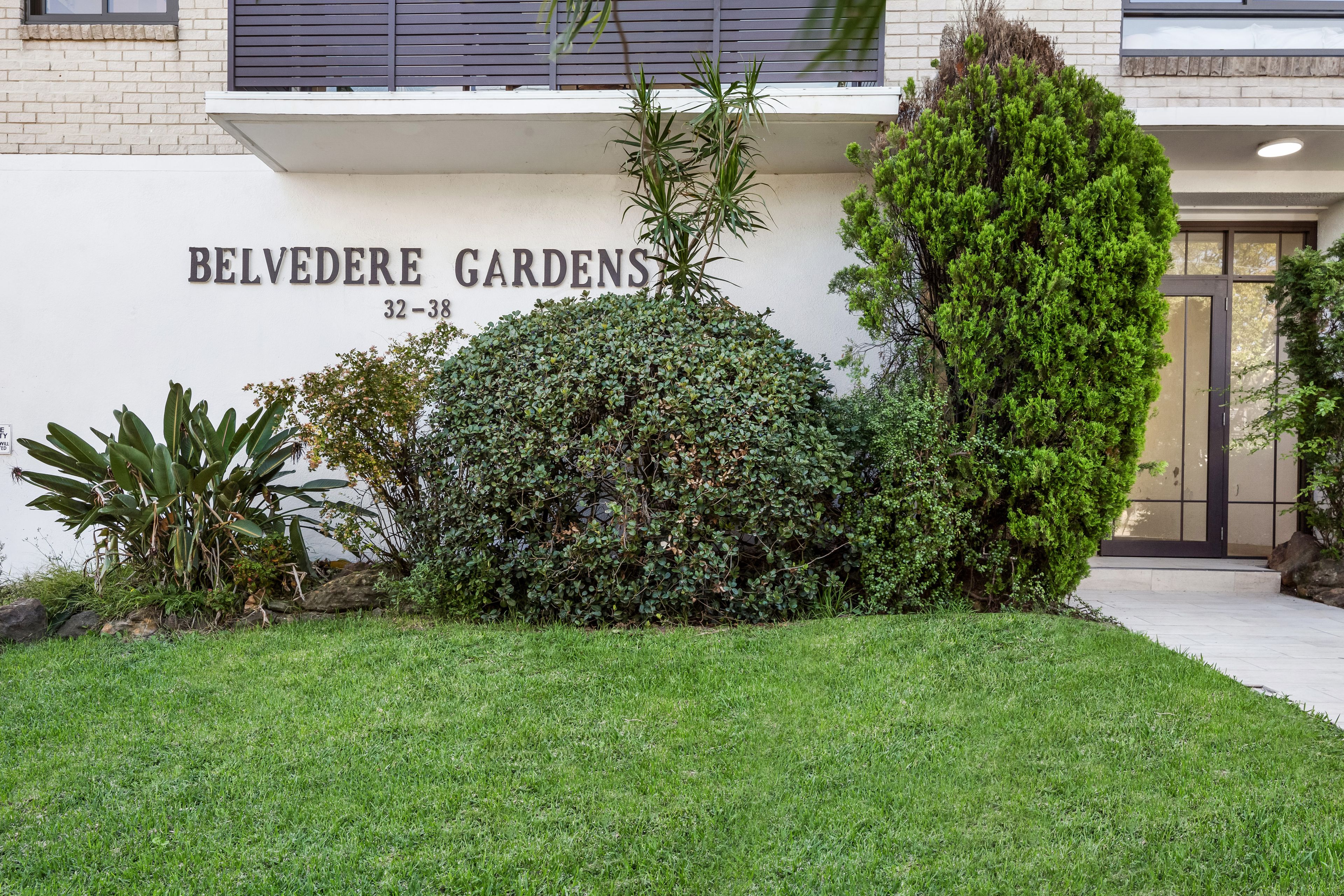 1/32 Dutruc Street — photo 9 of 10