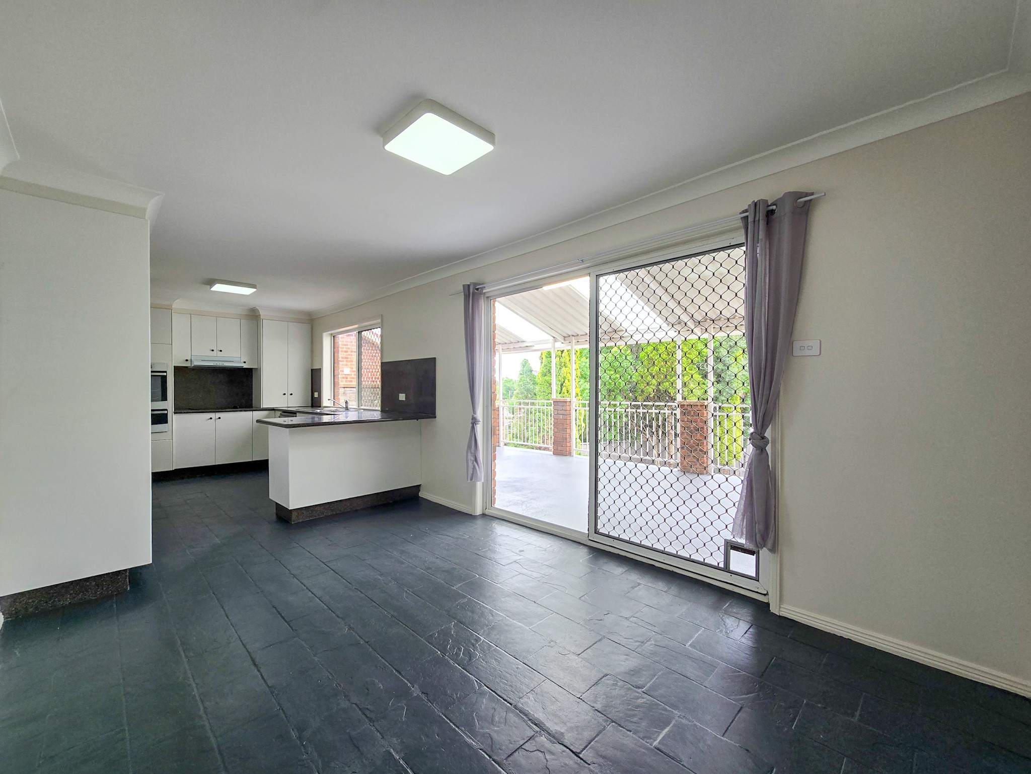 15 Amazon Place, Kearns, NSW 2558