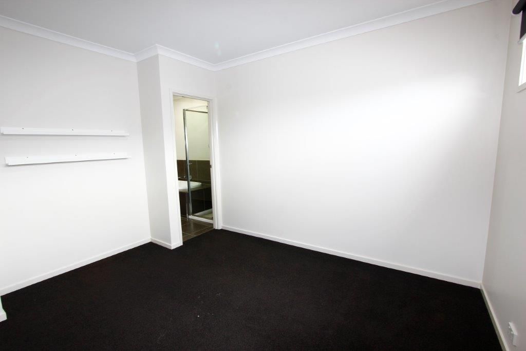 20 Woolondoon Drive, Highton, VIC 3216