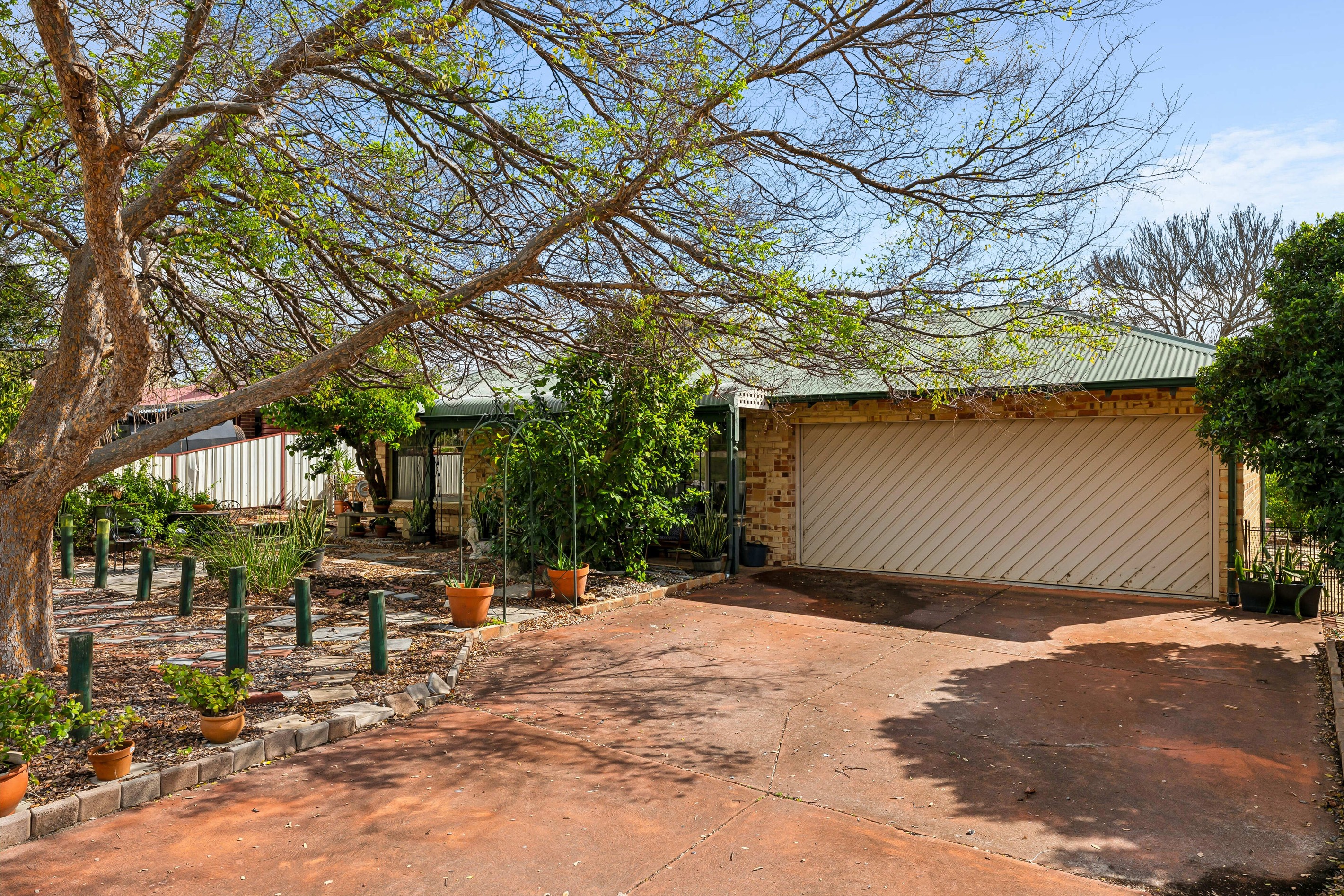 10 Daylesford Elbow, Jane Brook, WA 6056