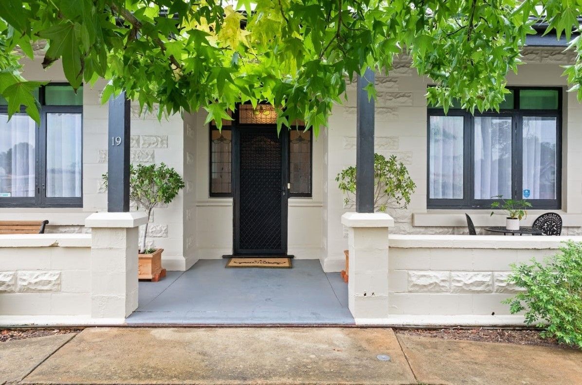 19 Joanna Street — photo 3 of 3