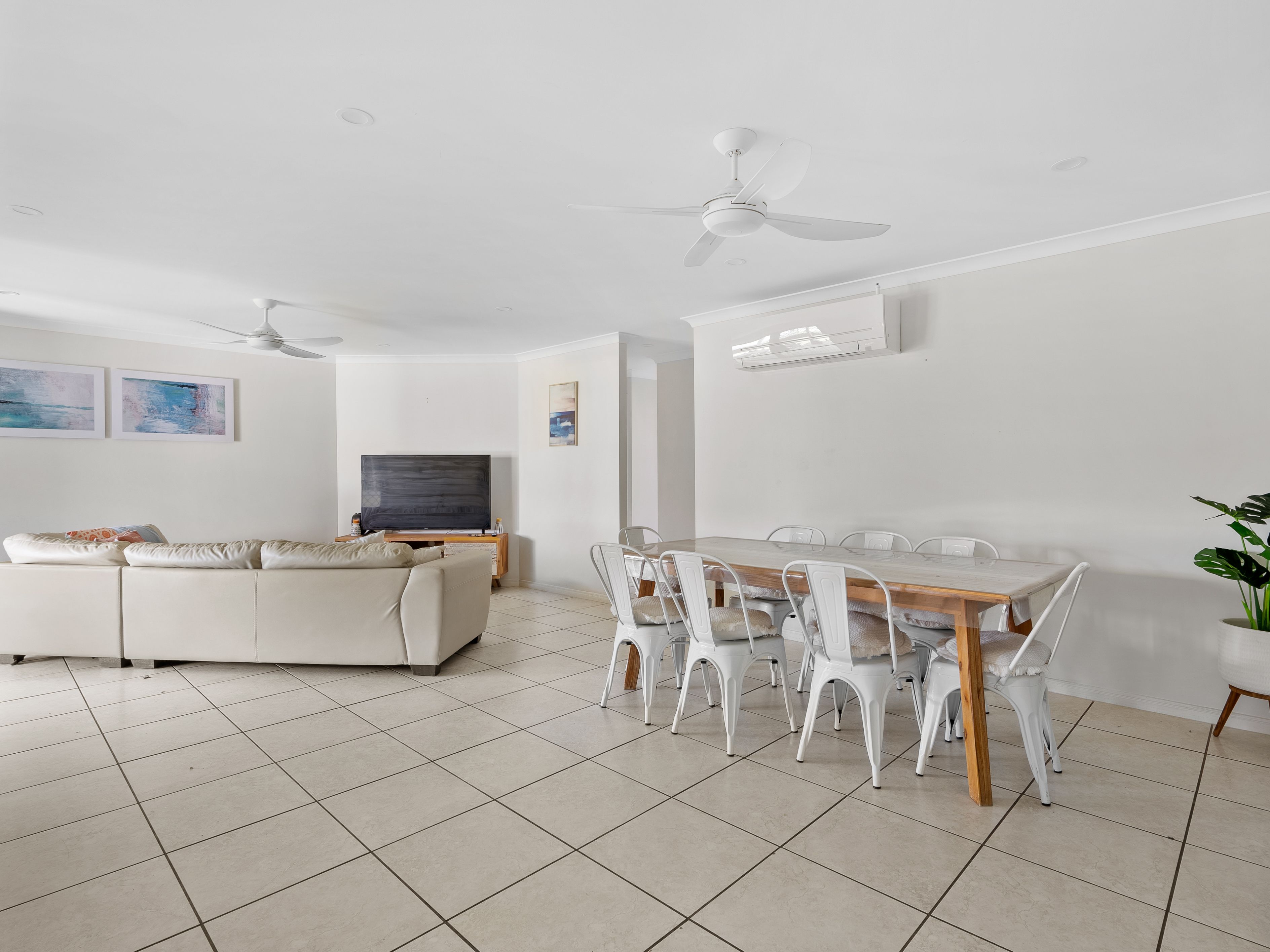 12 Biggera Court, Sandstone Point, QLD 4511