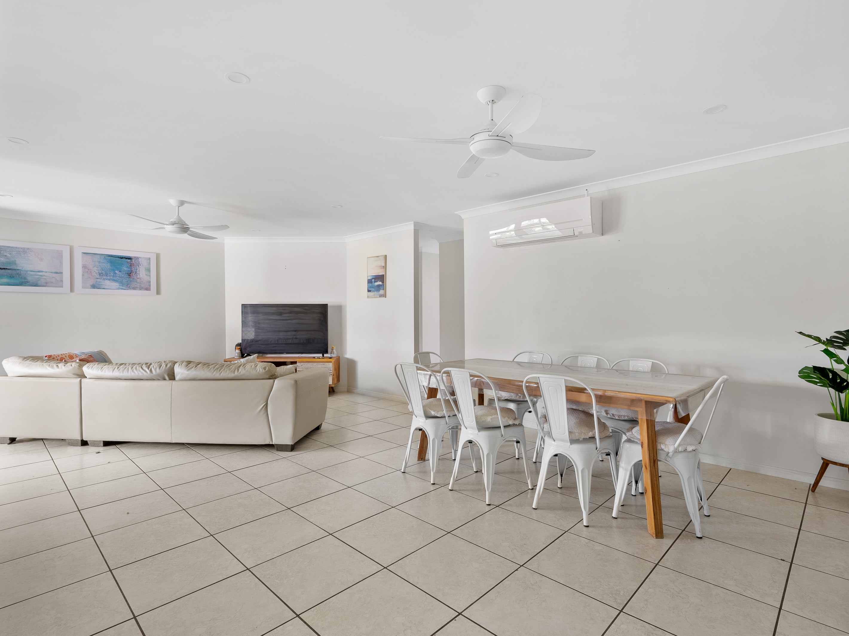 12 Biggera Court, Sandstone Point, QLD 4511