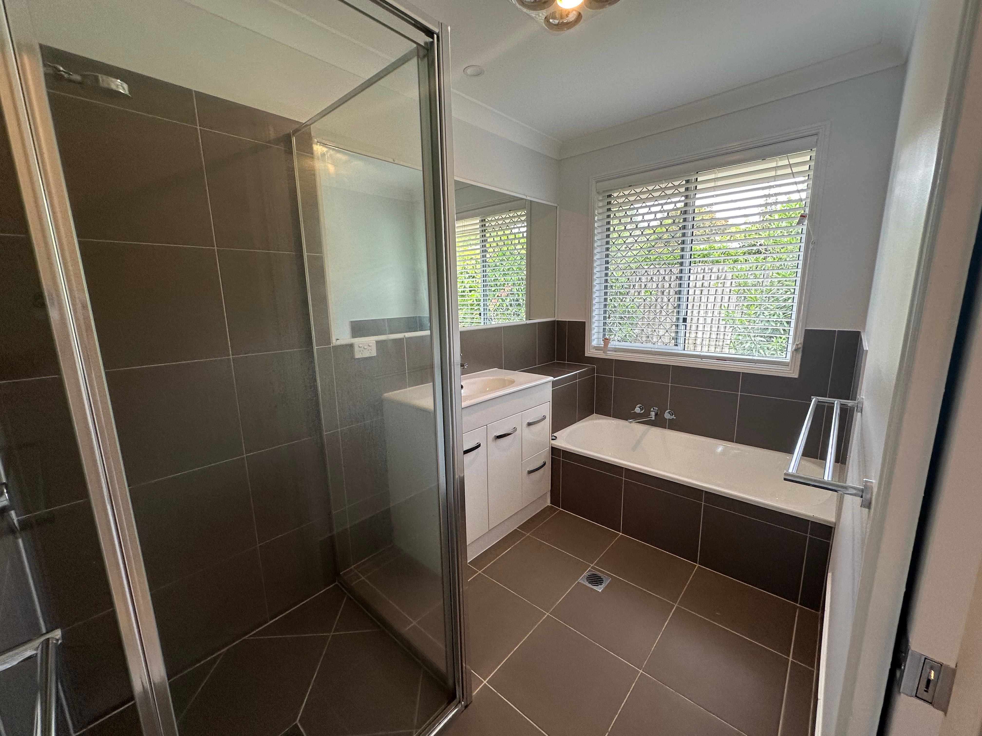 2A Peterson Place, Bridgeman Downs, QLD 4035