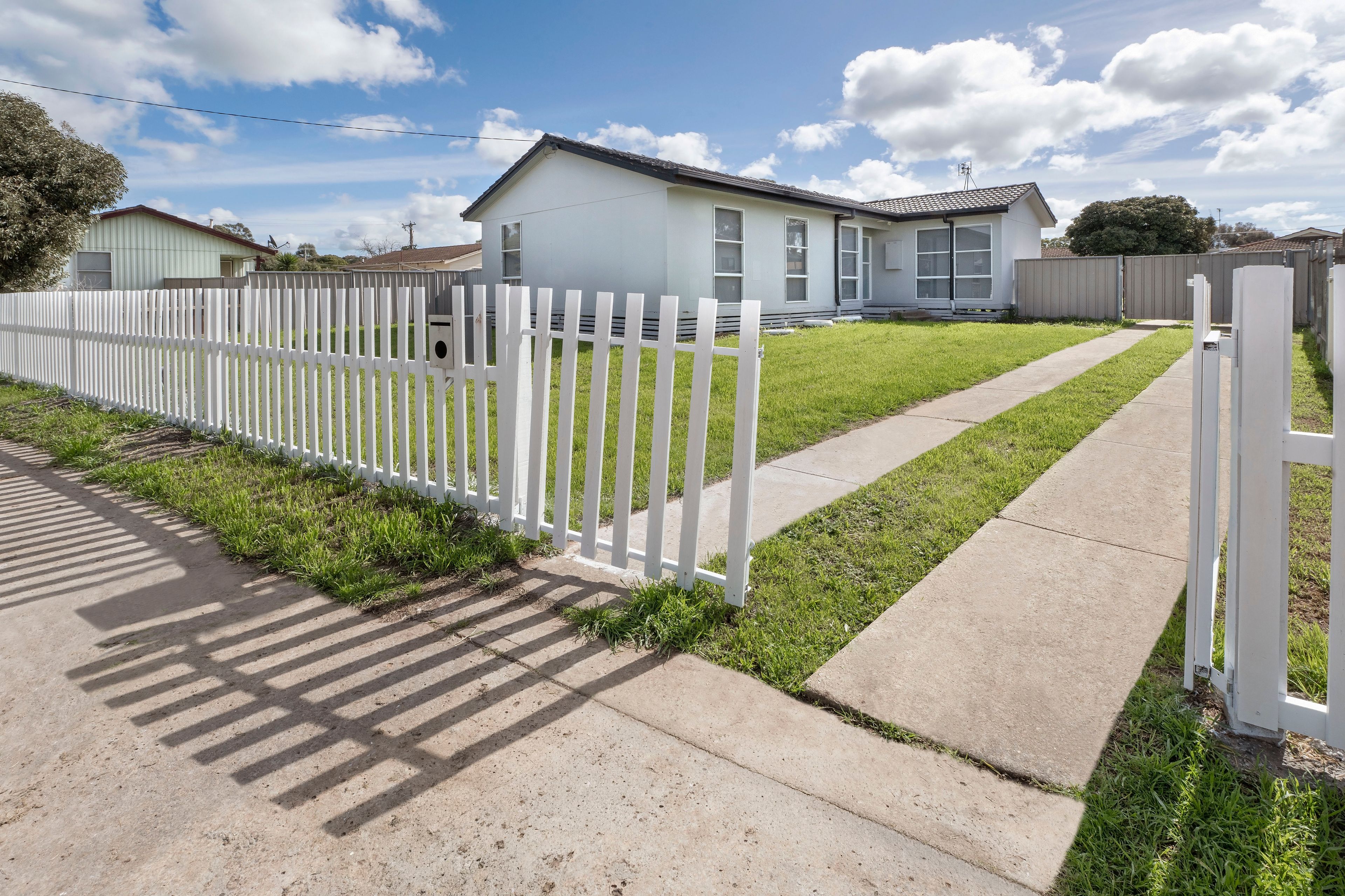 1 Dowling Court — photo 3 of 12