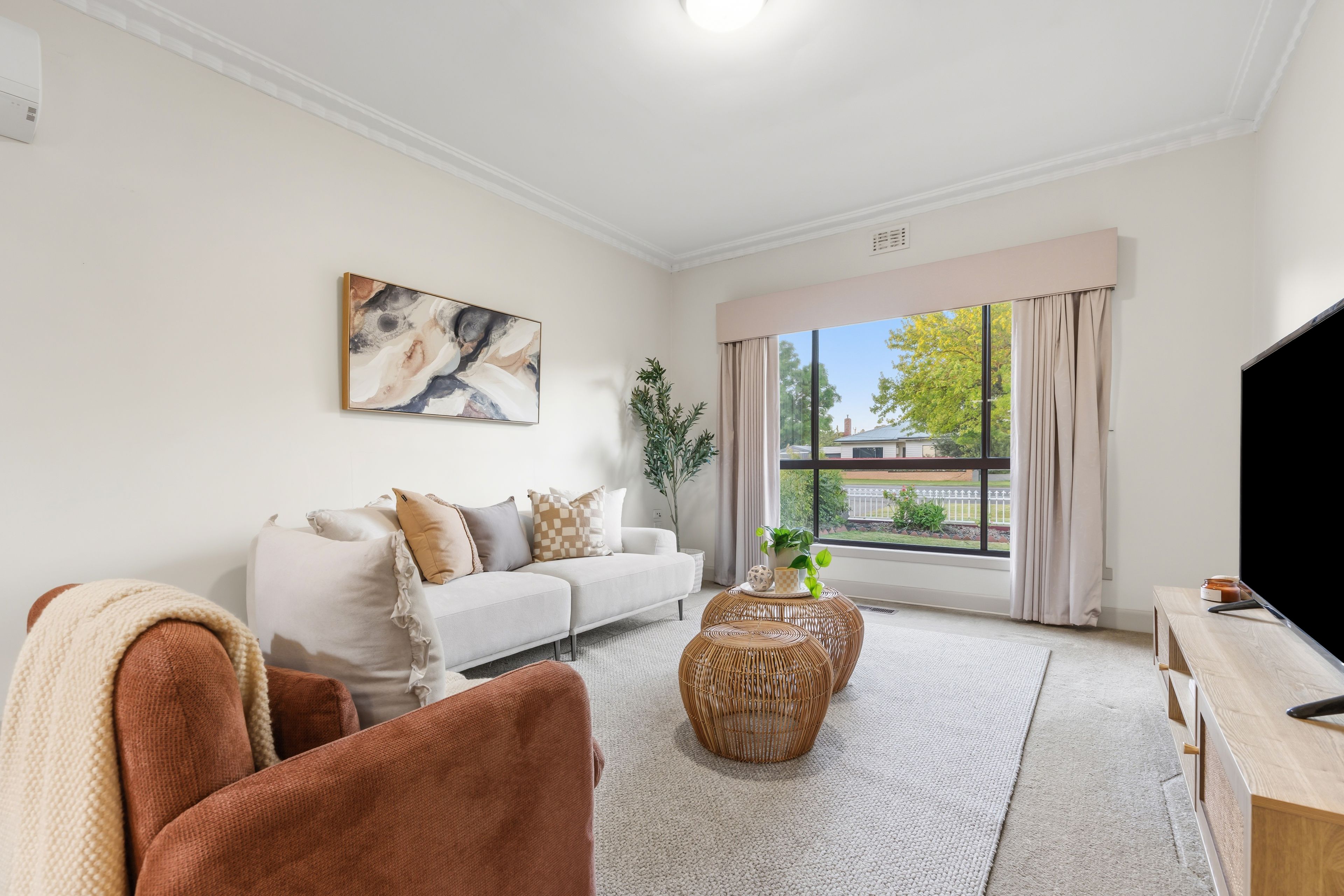 705 La Trobe Street — photo 3 of 27