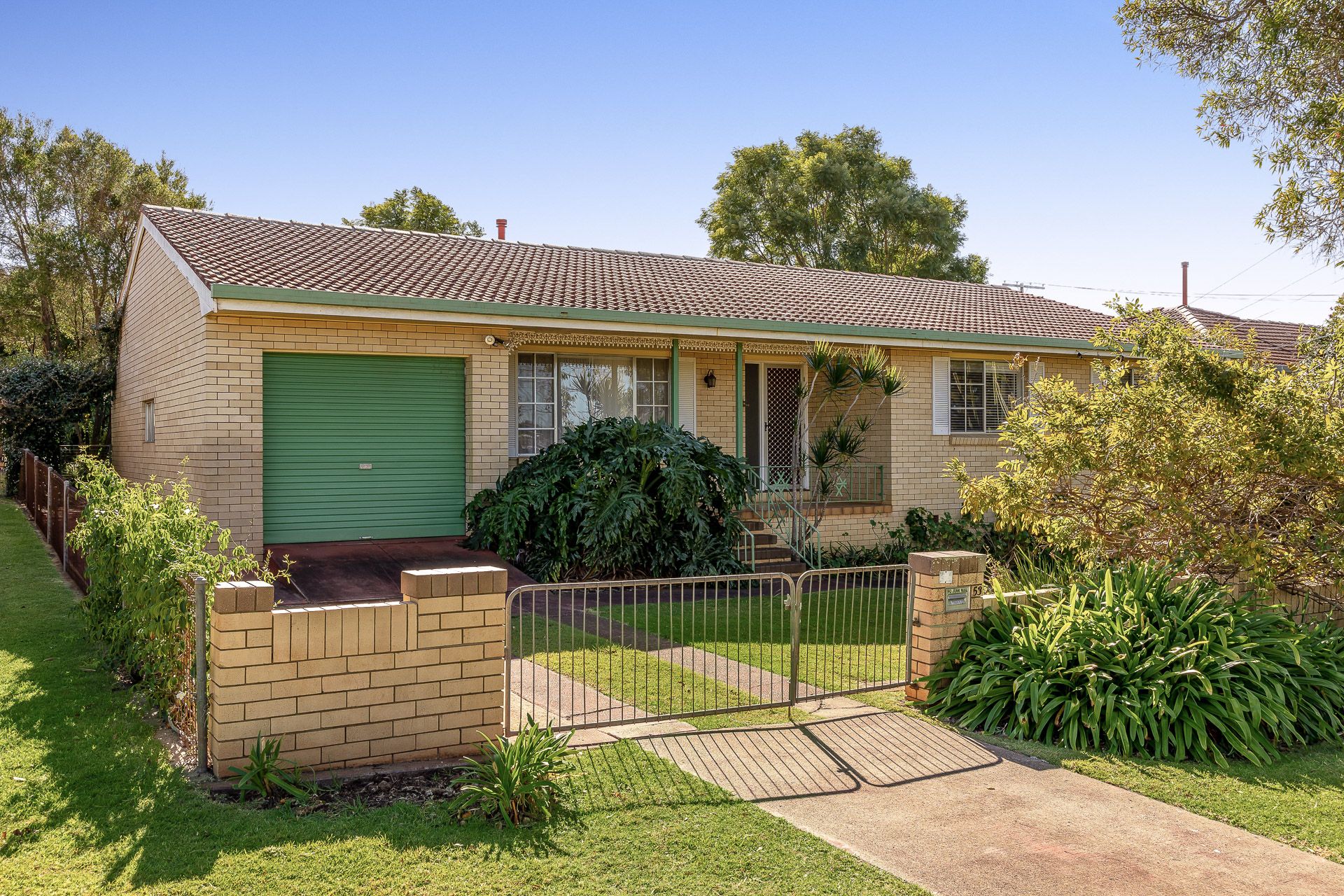 53 Sardon Street, Centenary Heights QLD 4350