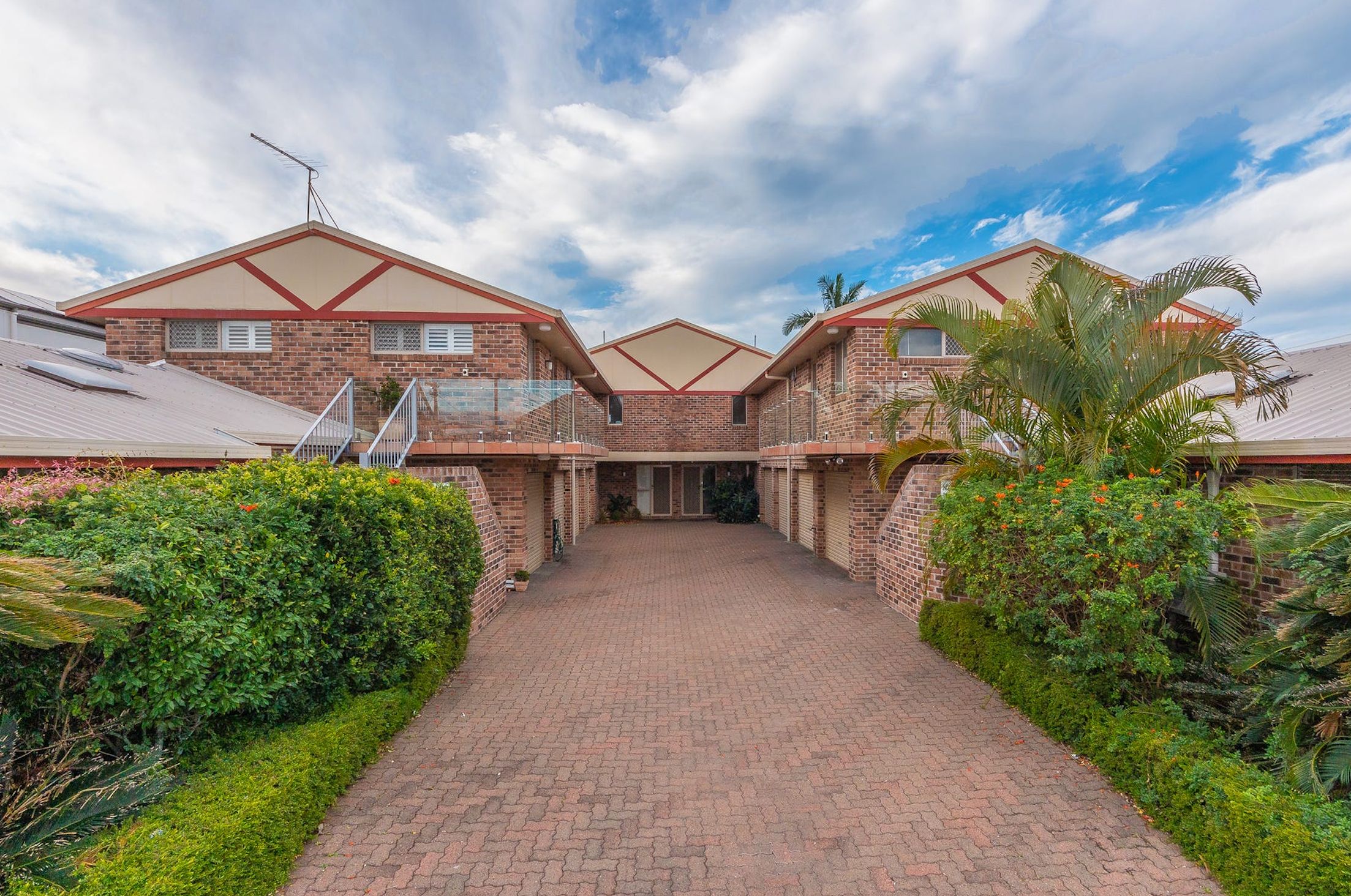 6 Third Avenue, Scarborough QLD 4020
