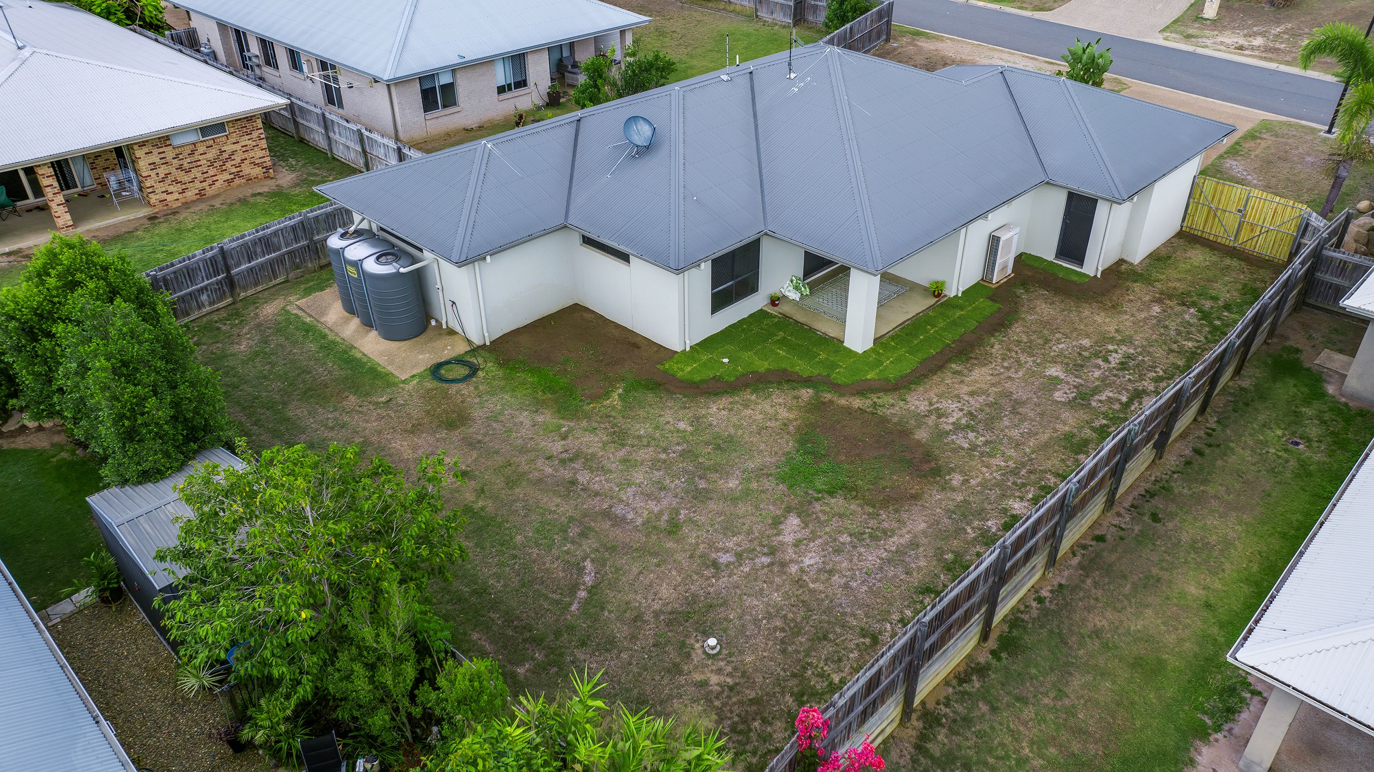 33 Iris Road, Kirkwood, QLD 4680