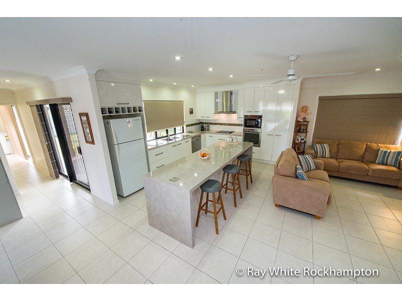 10 Tamarind Avenue, Norman Gardens, QLD 4701