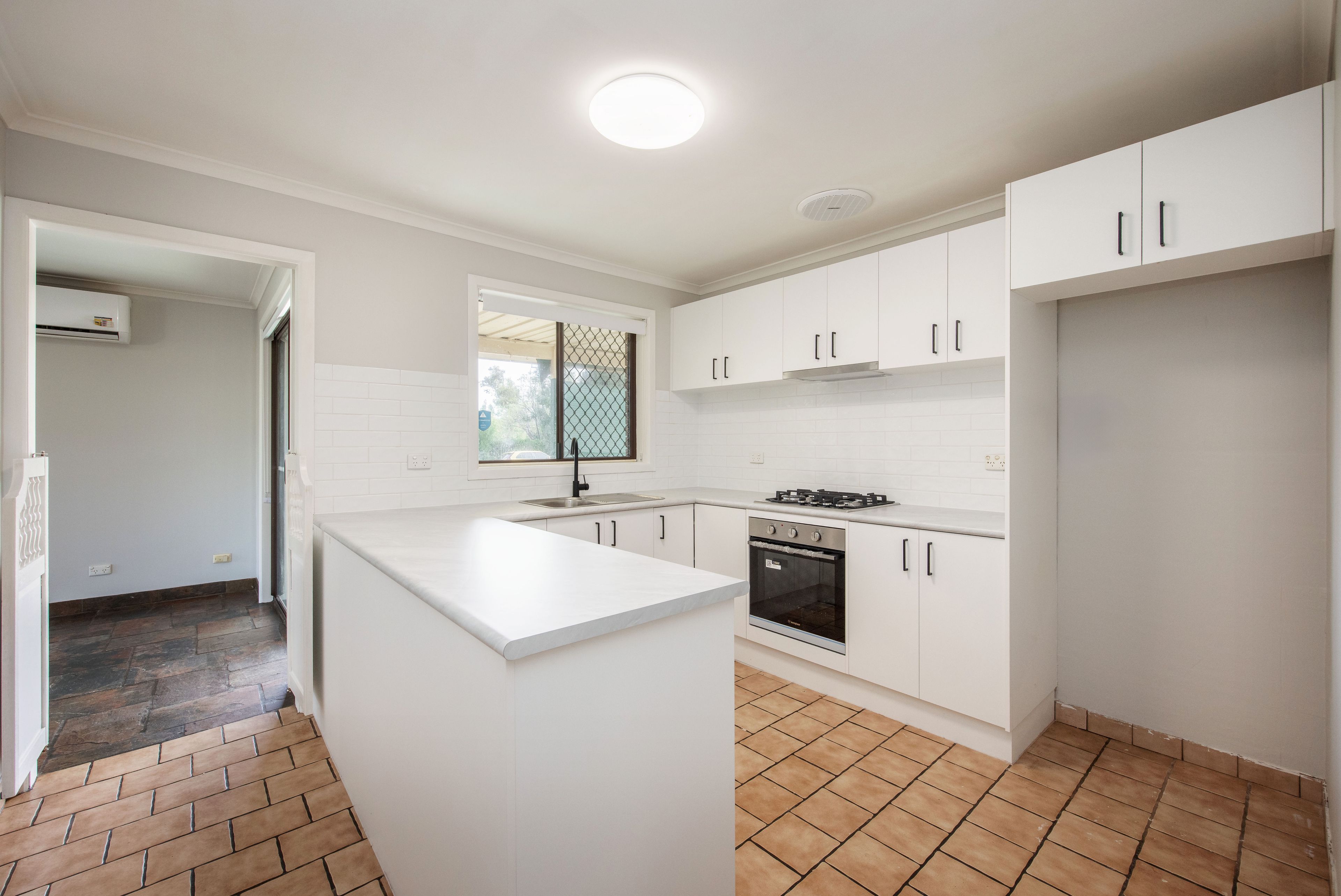 550 Roach Street — photo 5 of 14