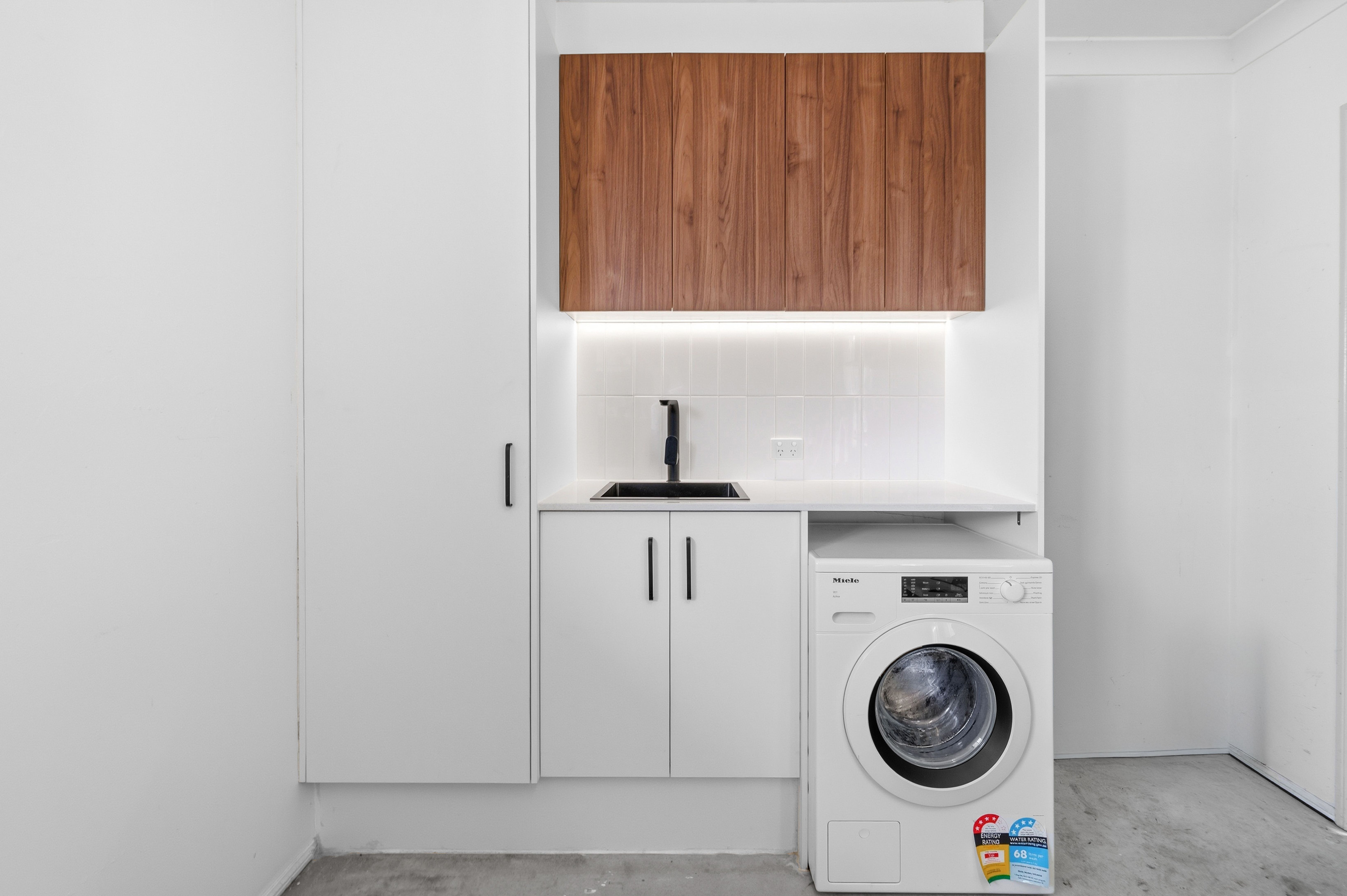 18 Medika Street — photo 13 of 22