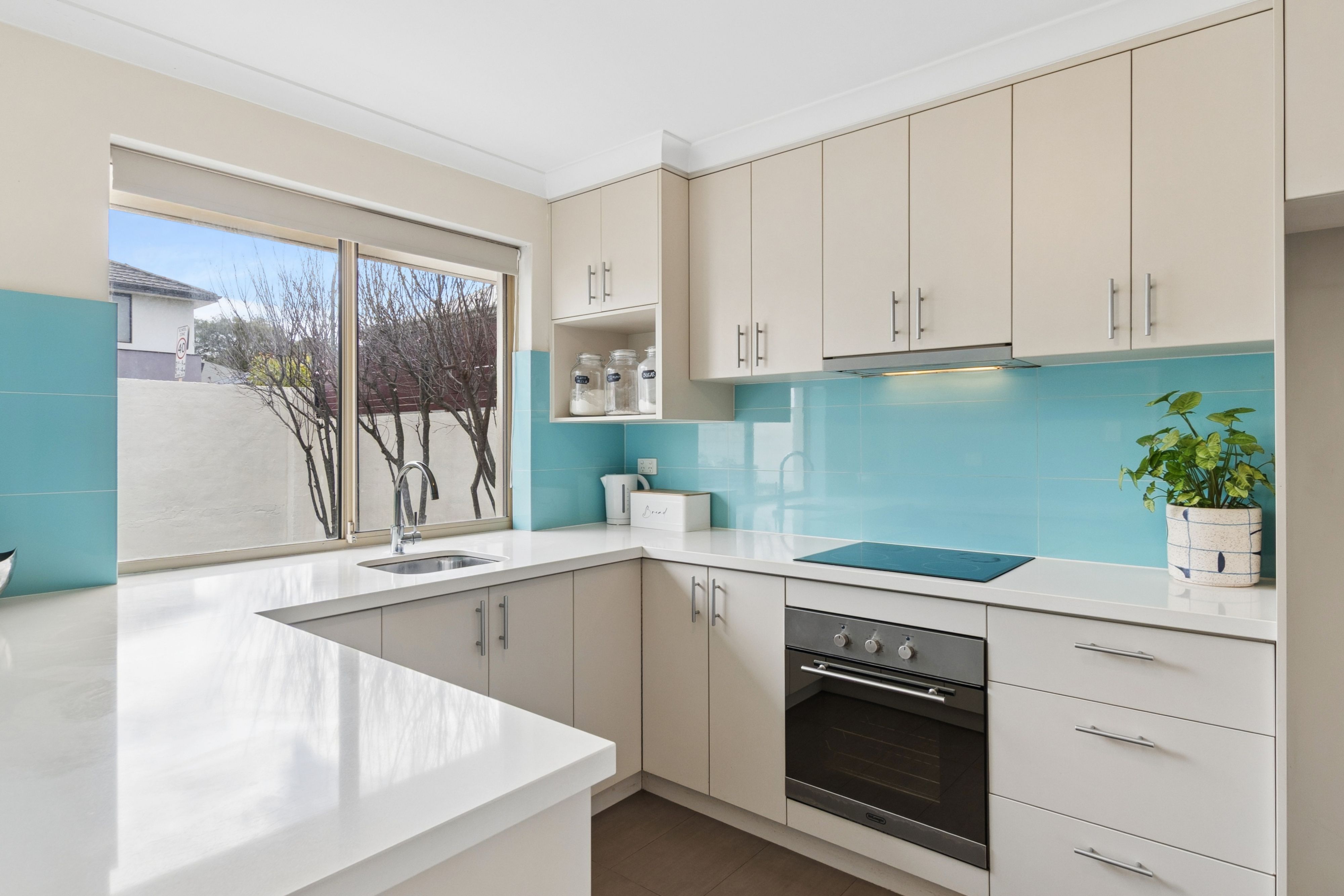2/71 Kelvin Street — photo 9 of 23