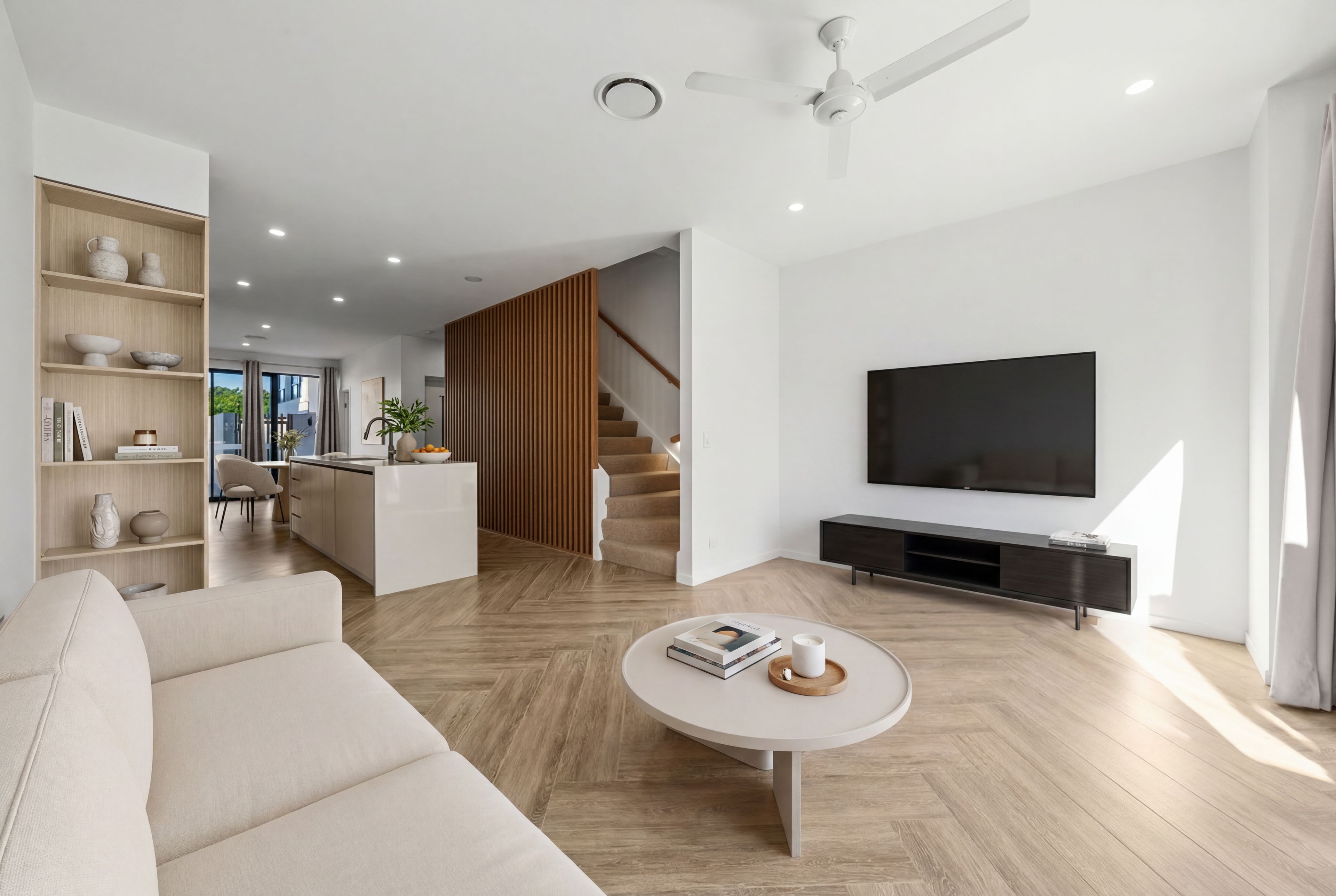 5604 Harbourview Drive — photo 3 of 29