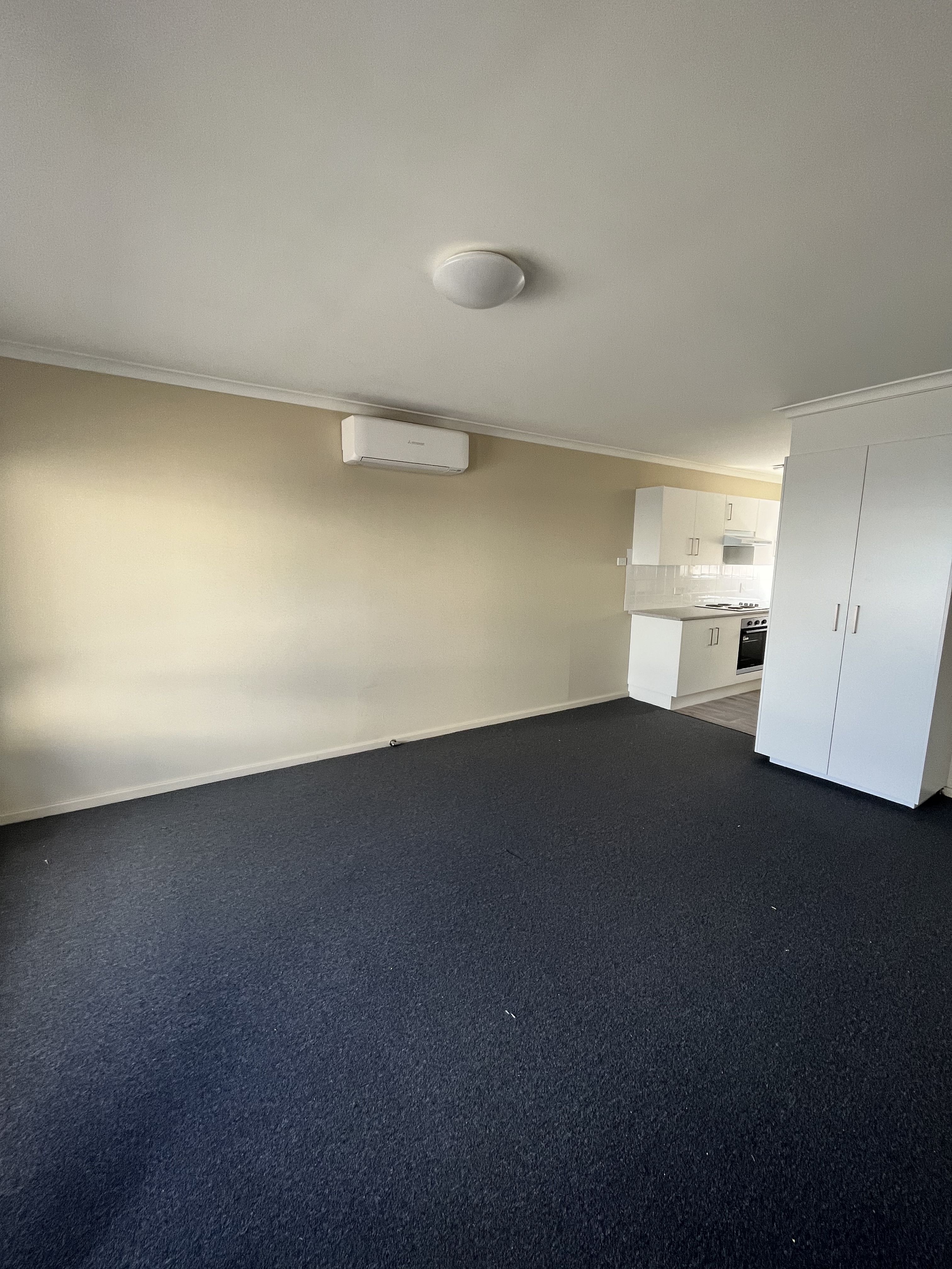 3/62-64 Chatsbury Street — photo 4 of 9